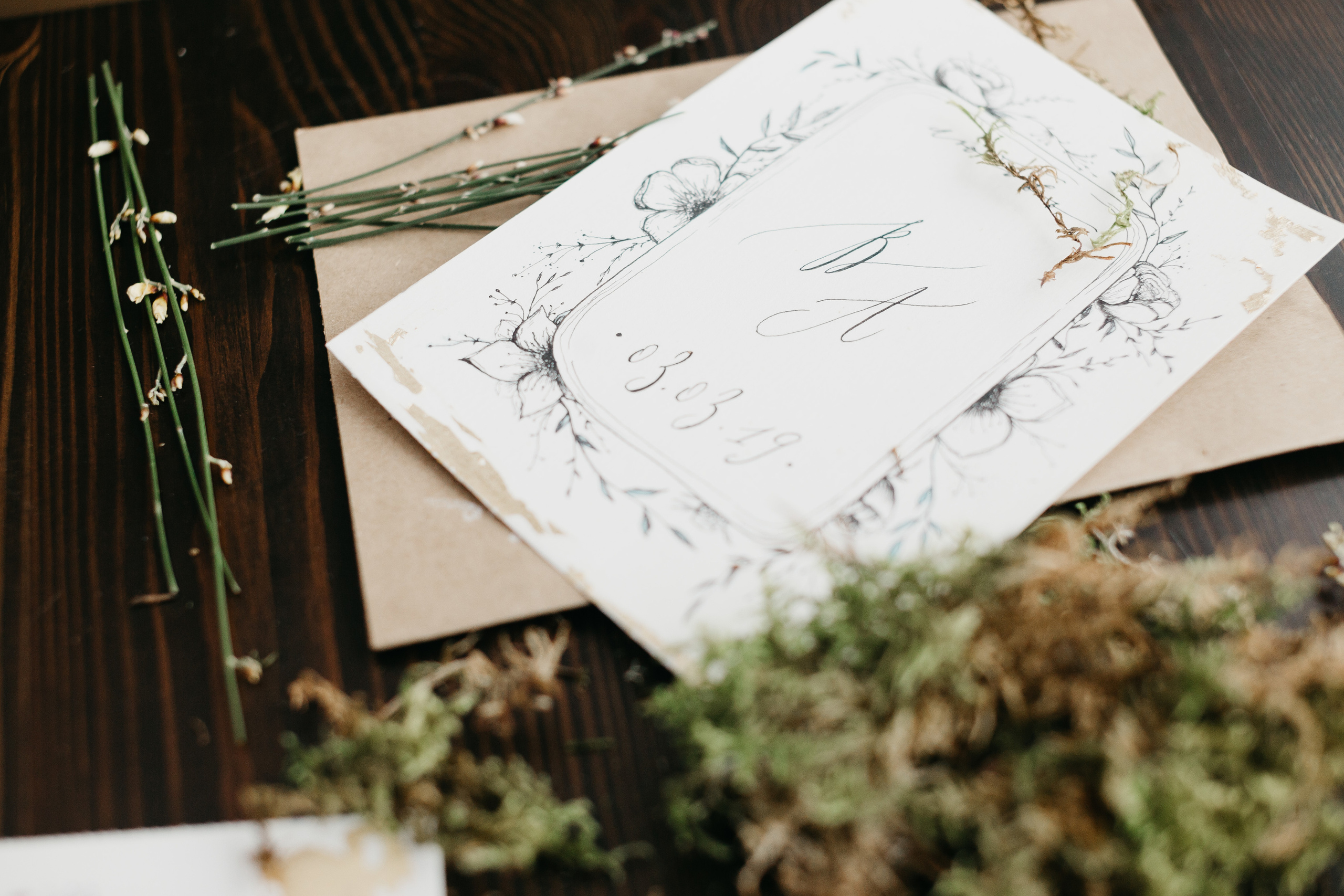 Свадебная прогулка в загородном отеле Pine River. Свадебный фотограф Калуга Москва Диана Румянцева