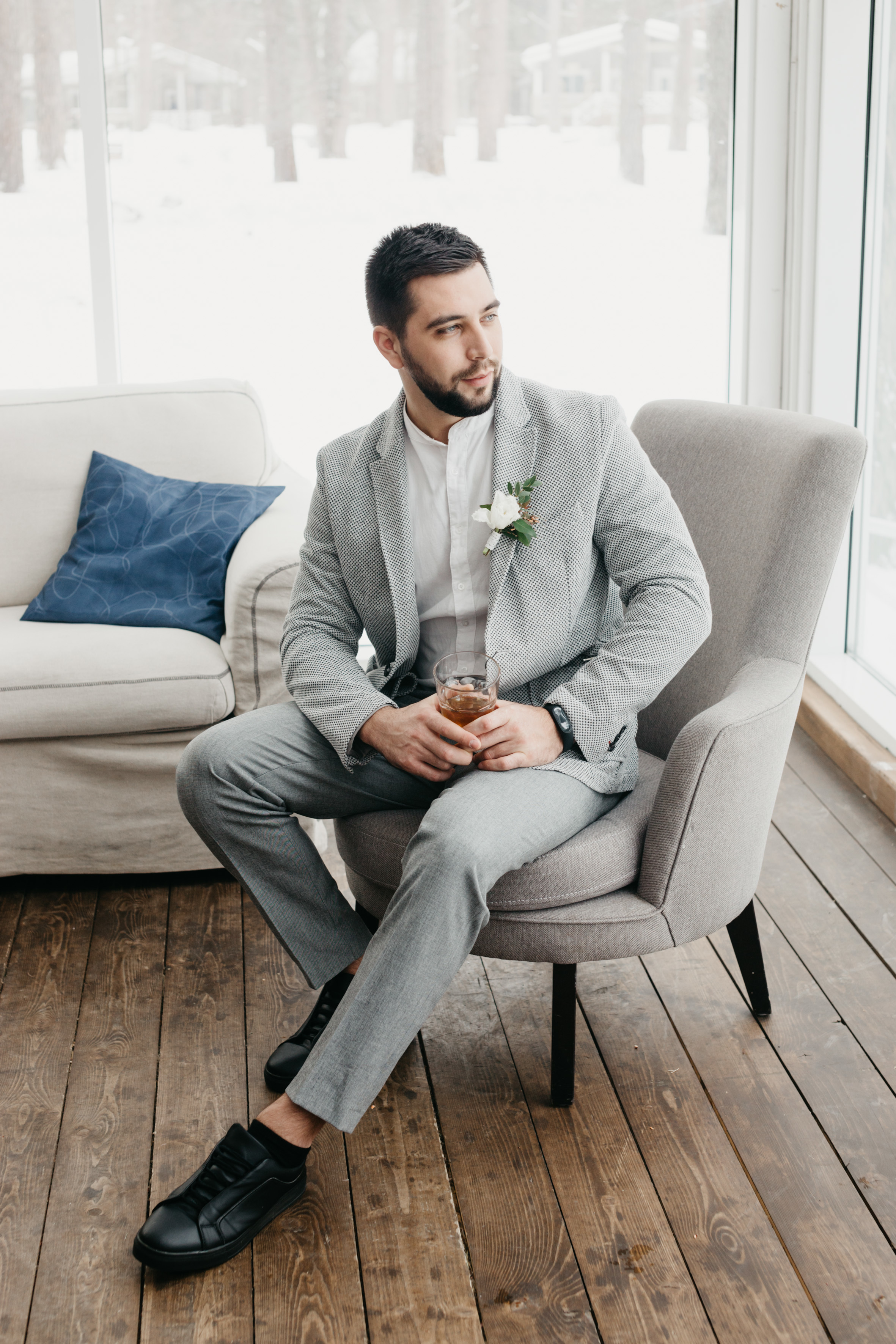 Свадебная прогулка в загородном отеле Pine River. Свадебный фотограф Калуга Москва Диана Румянцева