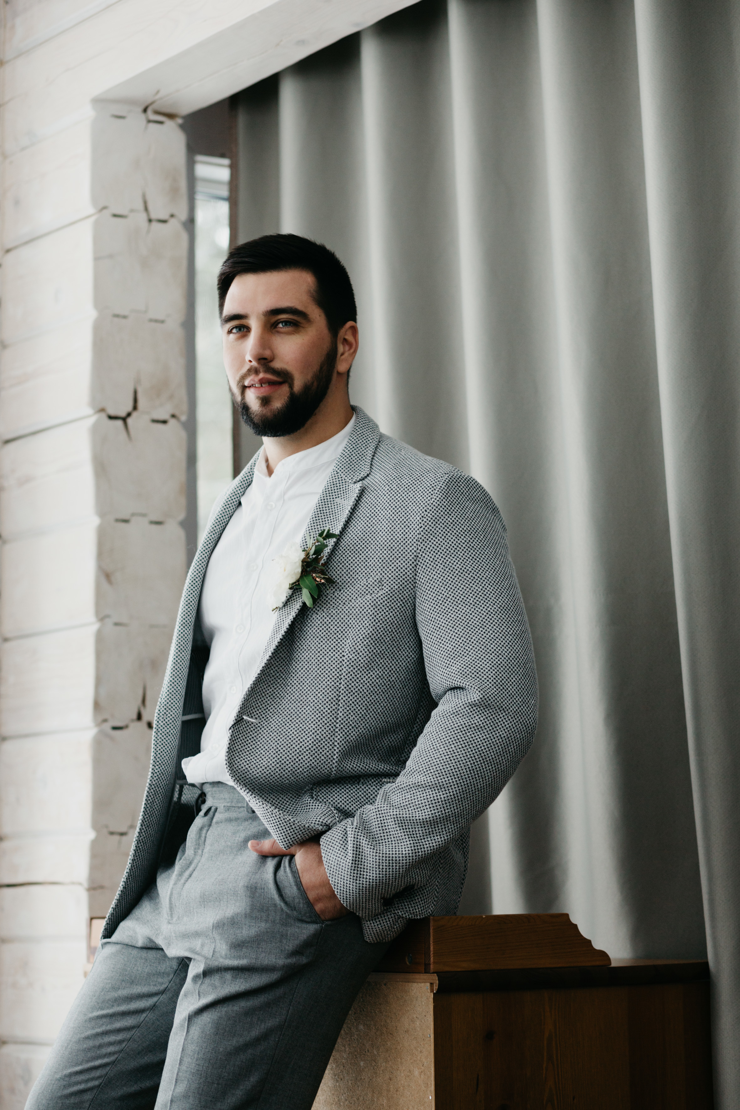 Свадебная прогулка в загородном отеле Pine River. Свадебный фотограф Калуга Москва Диана Румянцева