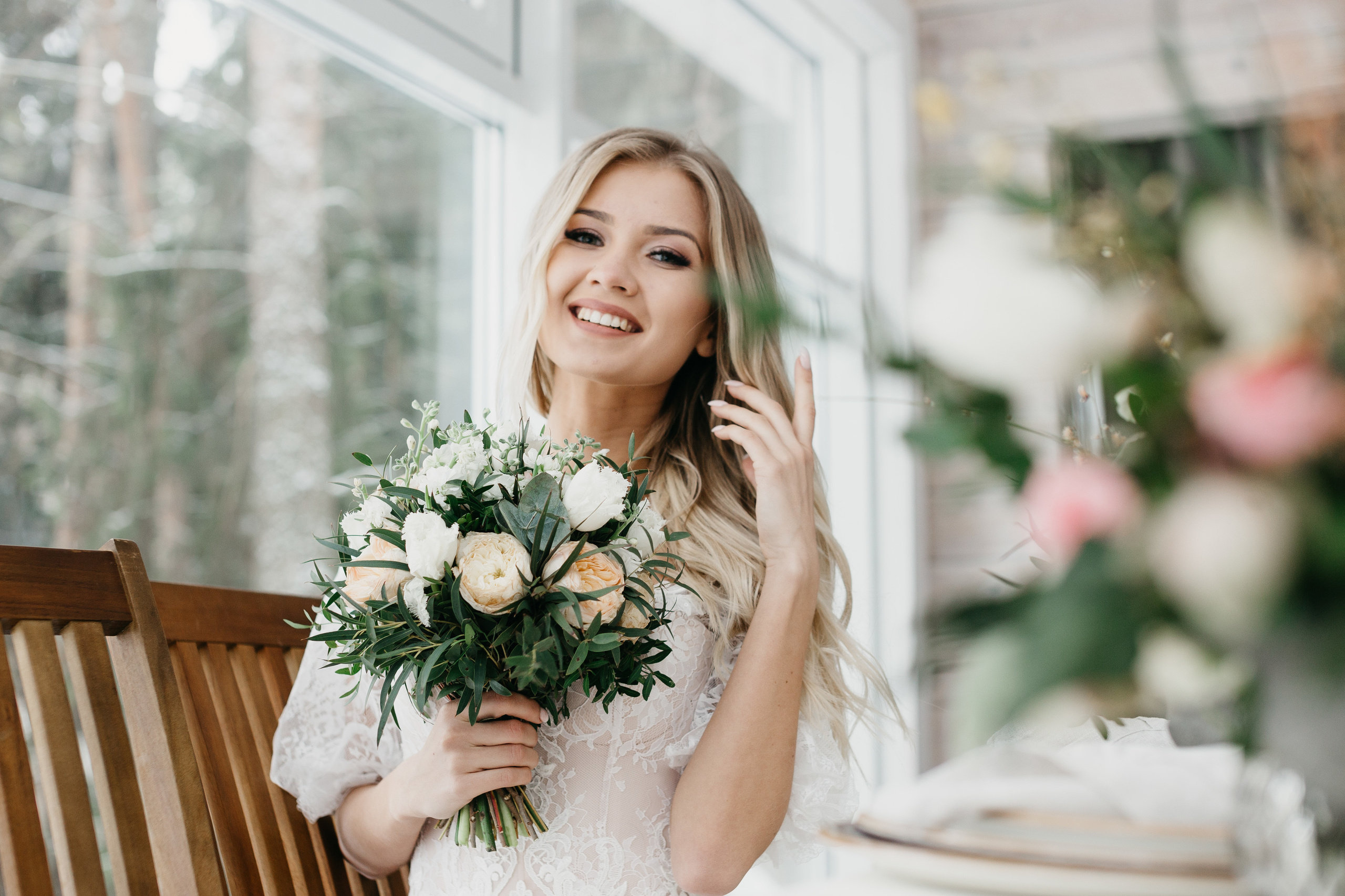 Свадебная прогулка в загородном отеле Pine River. Свадебный фотограф Калуга Москва Диана Румянцева