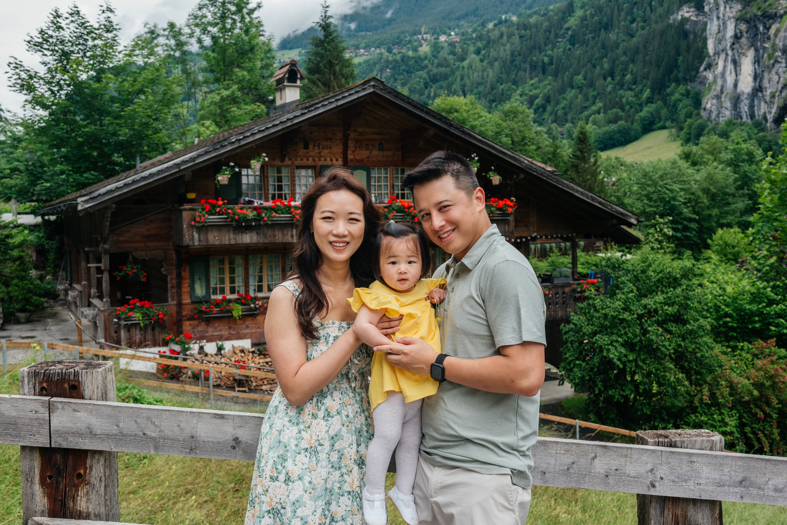 Bernice, Bryant and Kira (Lauterbrunnen, Switzerland). Photographer in Switzerland and Europe Anna Alekseenko