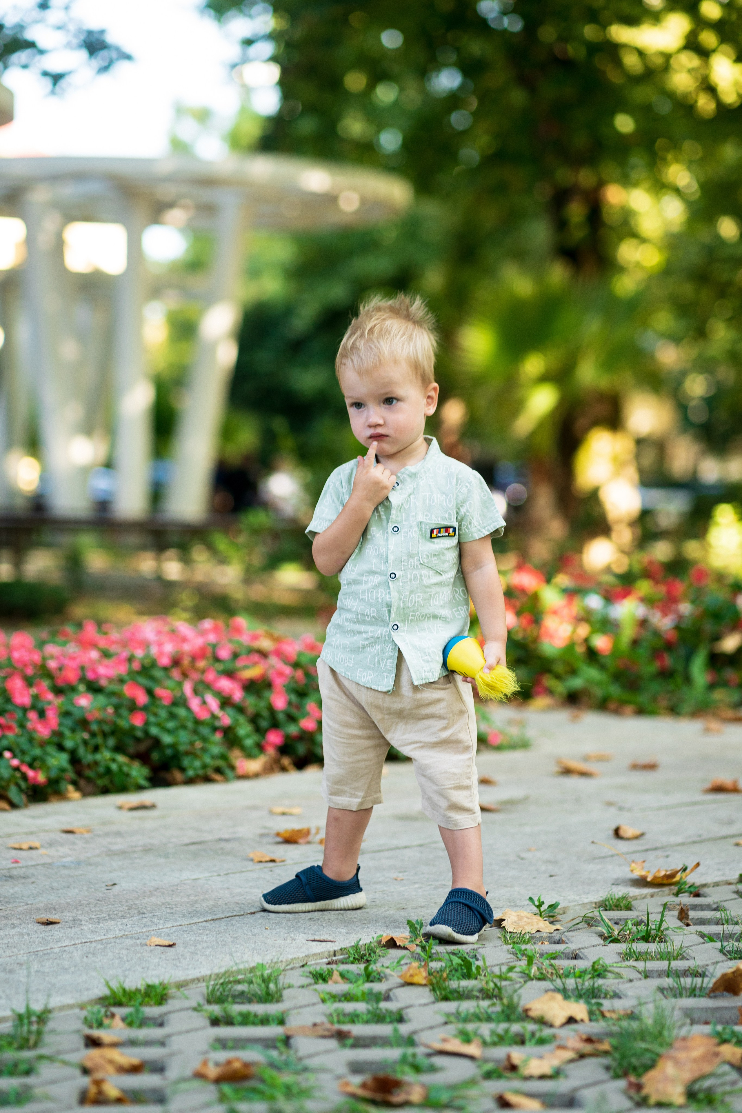 Семейная летняя съемка на пляже и в сквере. Фотограф в Сочи Тиунова Маргарита и Тиунов Евгений