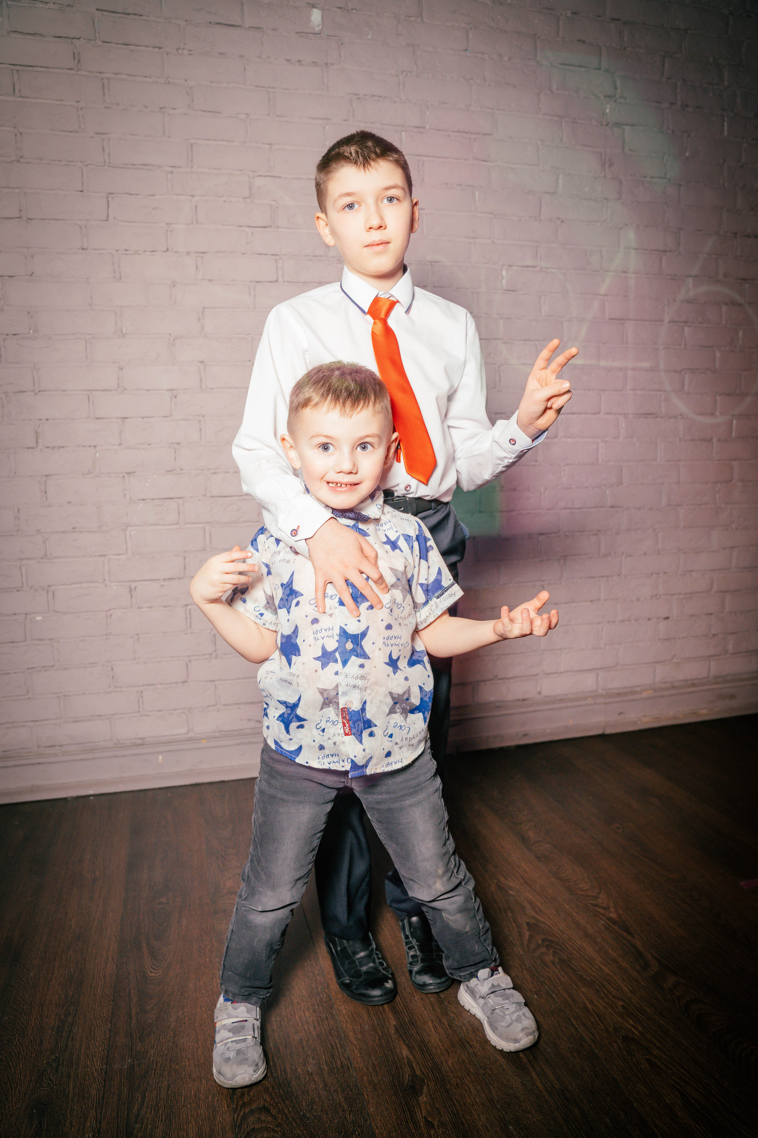 Корпоратив ООО «Мобильное Электронное Образование» в караоке-баре Studio 46. Фото и видео съёмка на заказ. VAU Studia. Москва