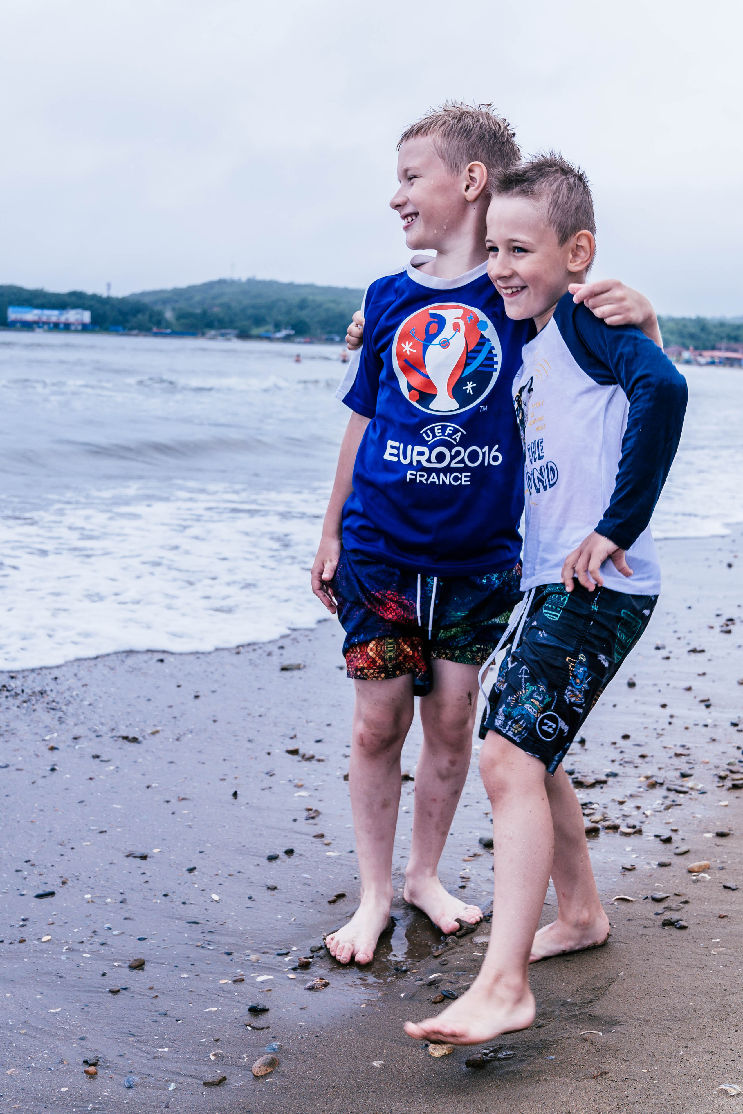 Фотосессия «Братья и море». Фото и видео съёмка на заказ. VAU Studia. Москва