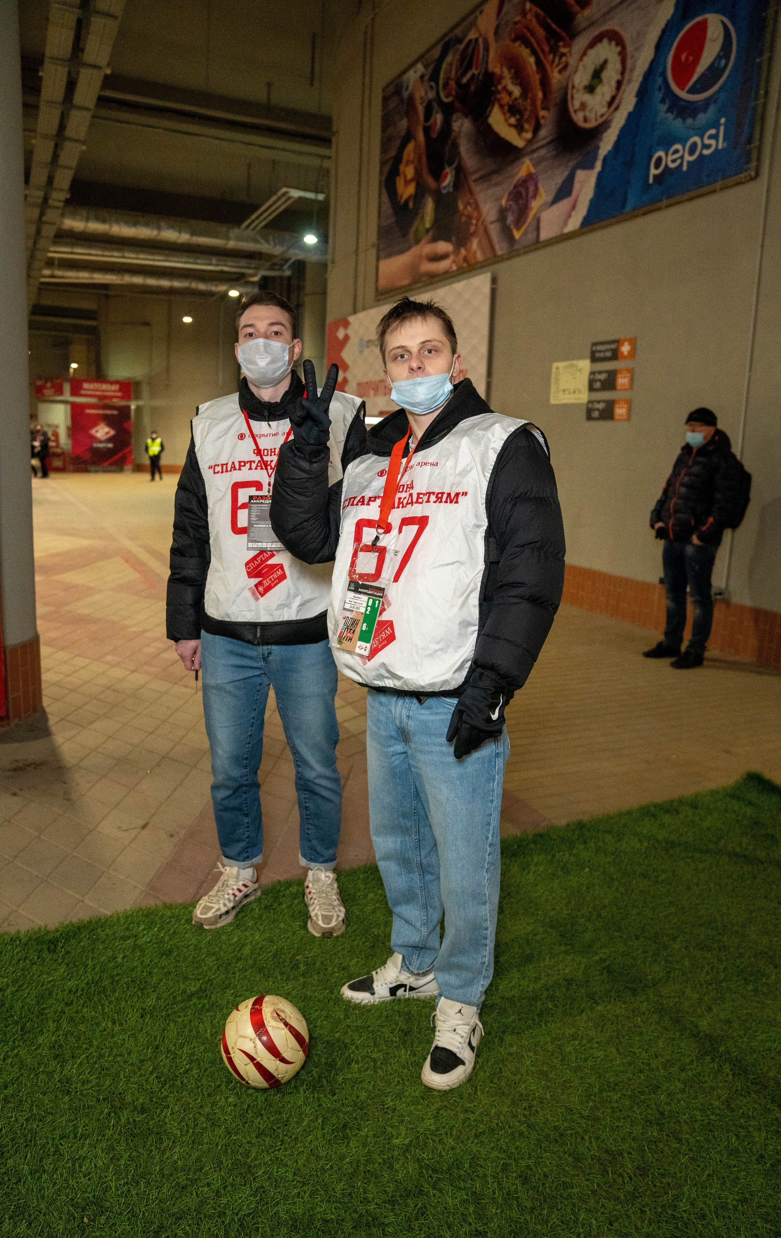 Стенд Благотворительного фонда Артёма Реброва «Своими глазами». Фото и видео съёмка на заказ. VAU Studia. Москва