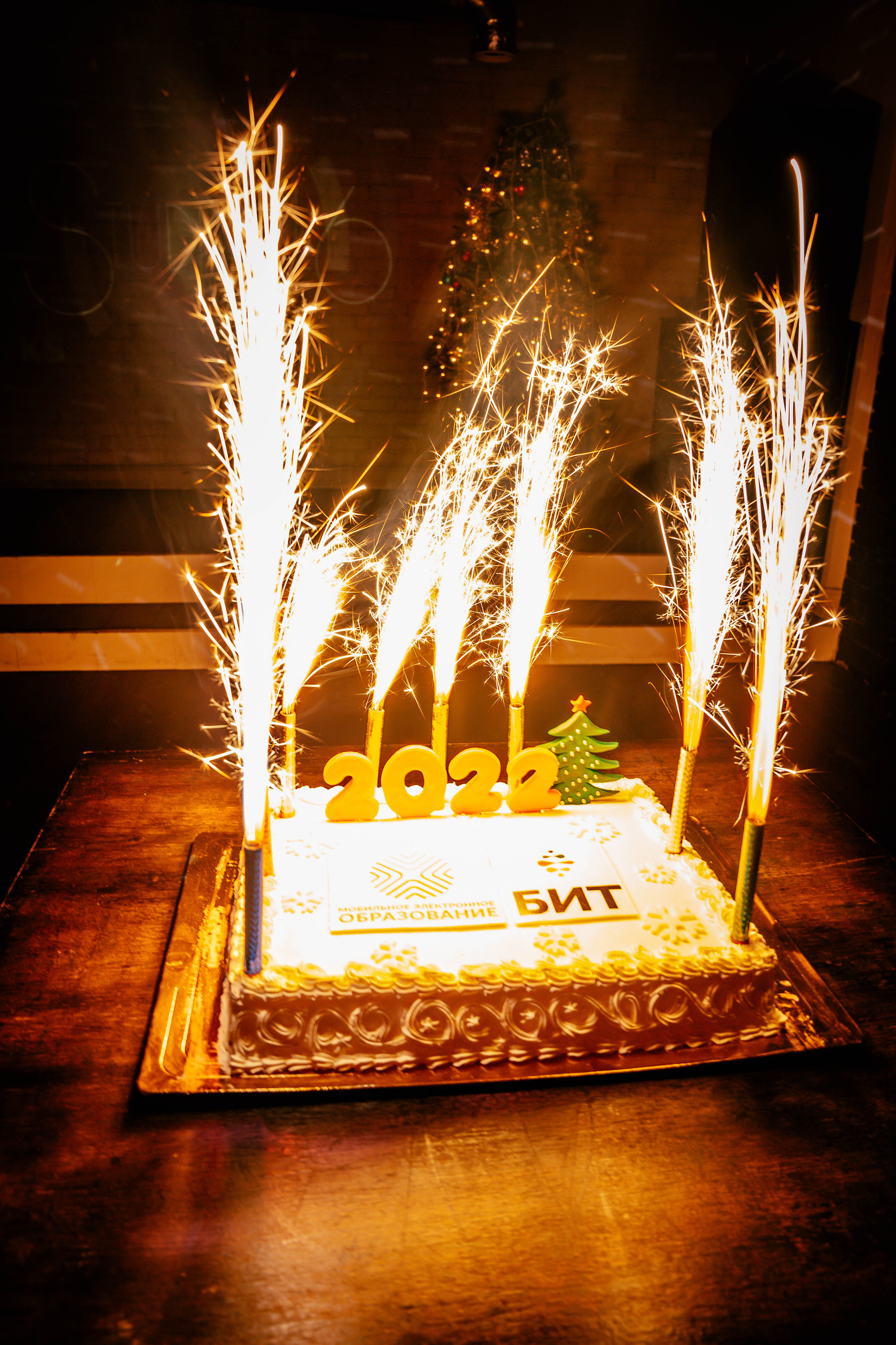 Корпоратив ООО «Мобильное Электронное Образование» в караоке-баре Studio 46. Фото и видео съёмка на заказ. VAU Studia. Москва