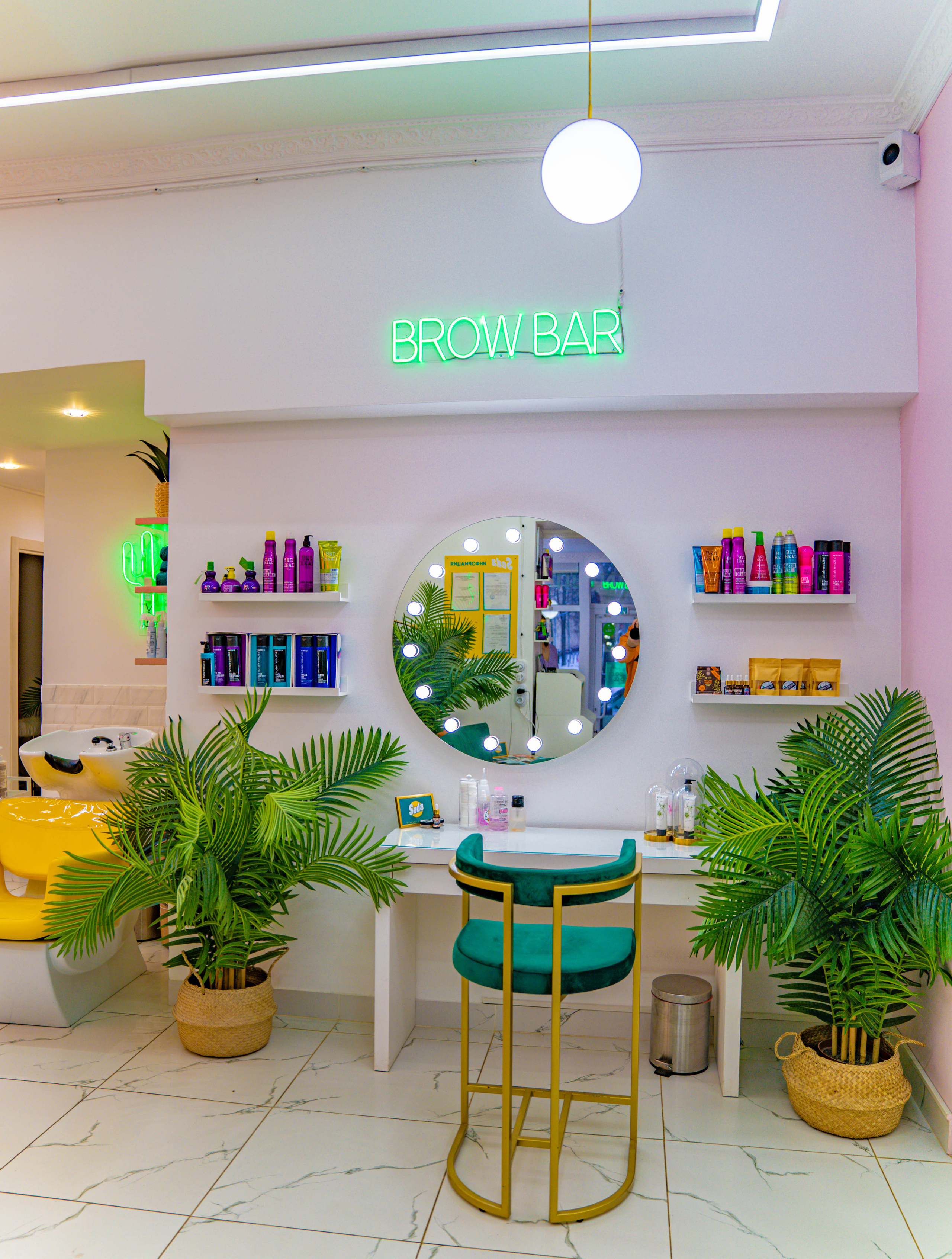 Салон красоты и маникюра SODA