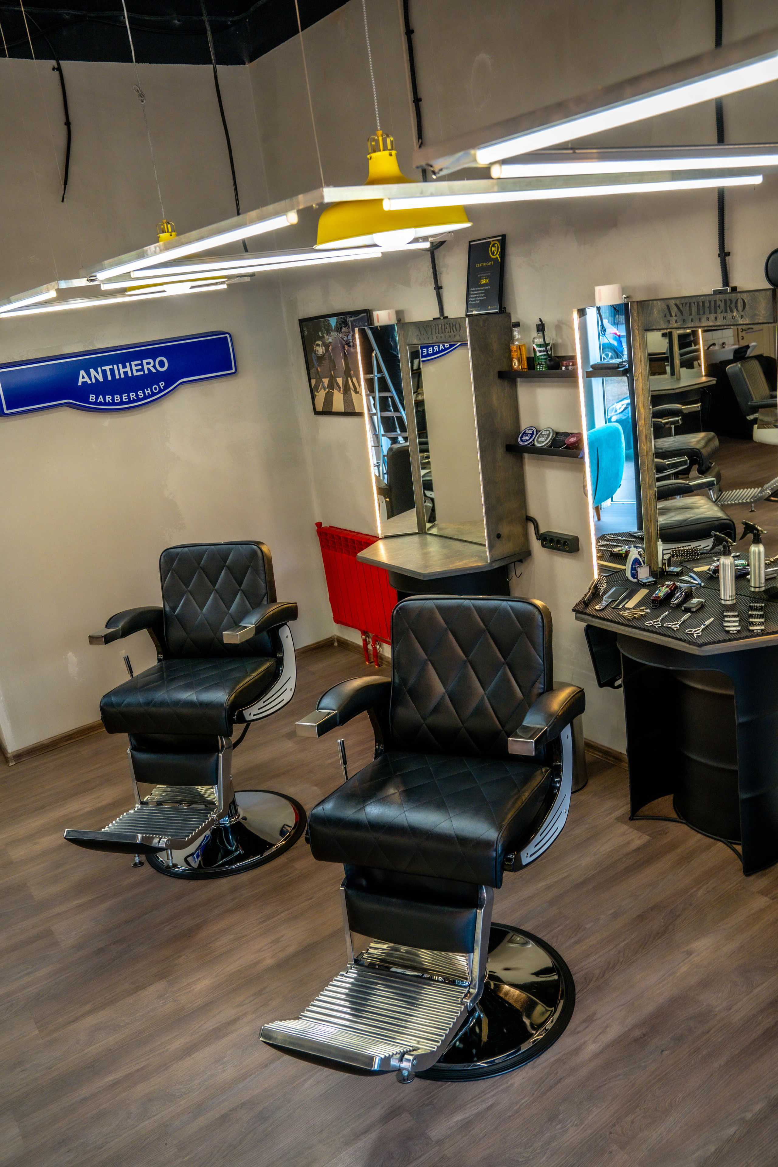 Барбершоп Barbershop Antihero кресла