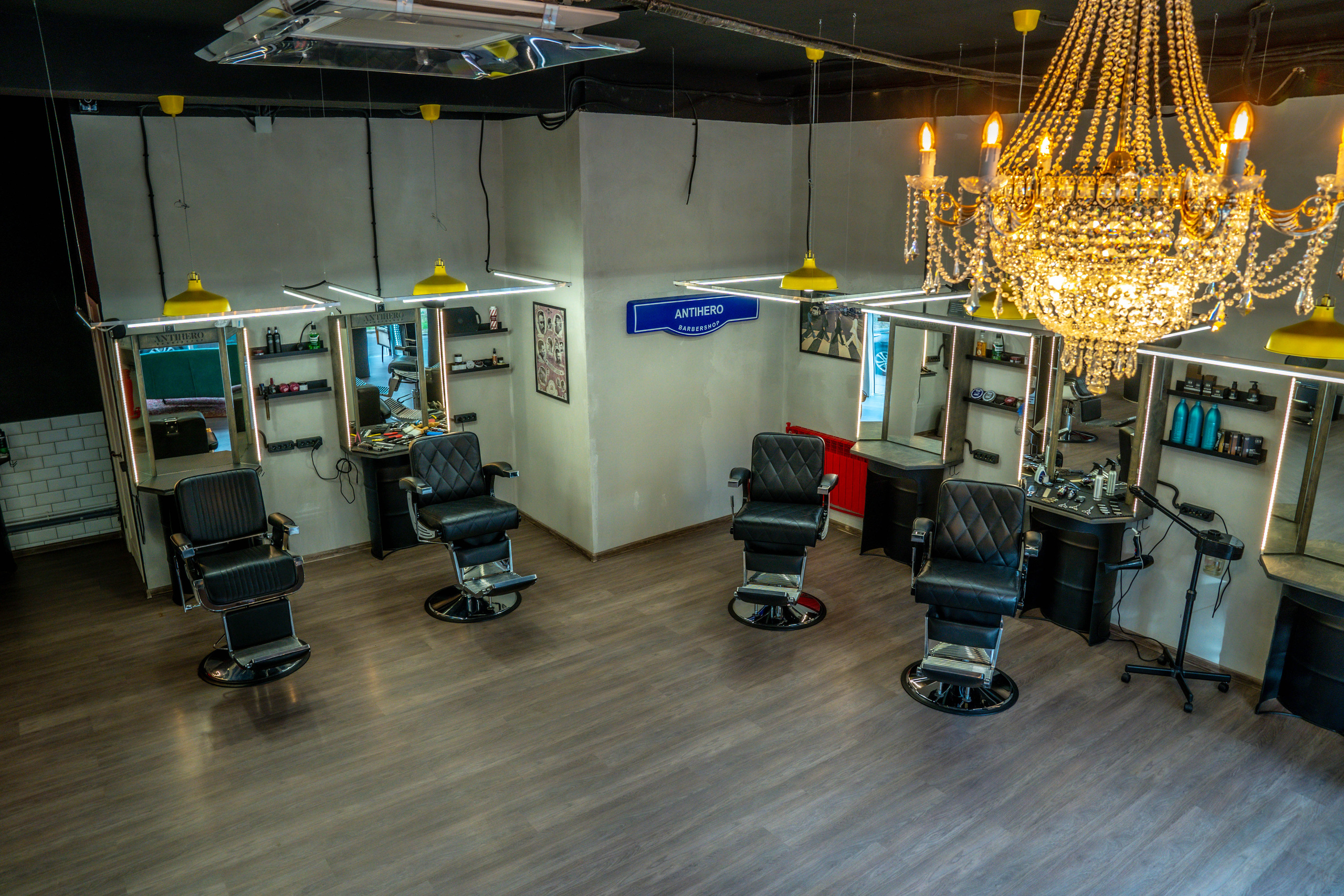Барбершоп Barbershop Antihero зал и крсла