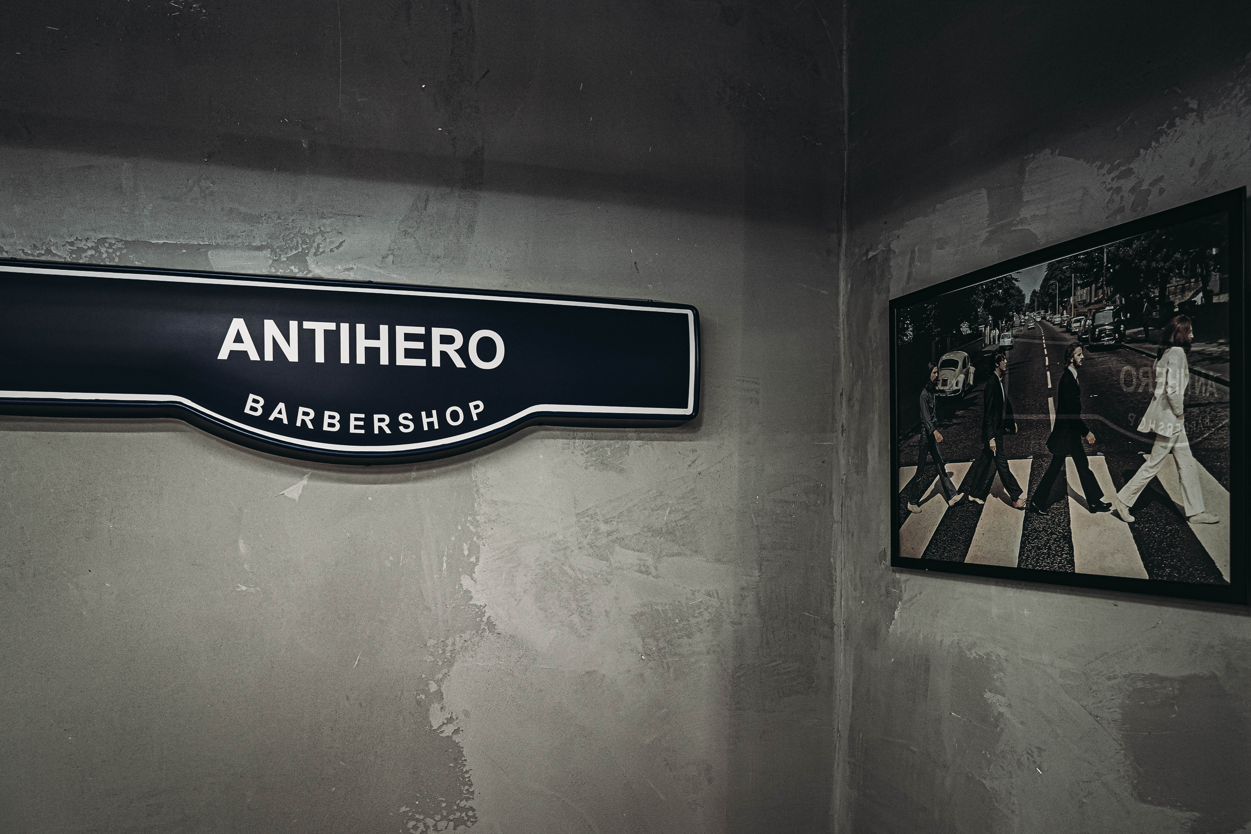 Барбершоп Barbershop Antihero вывеска