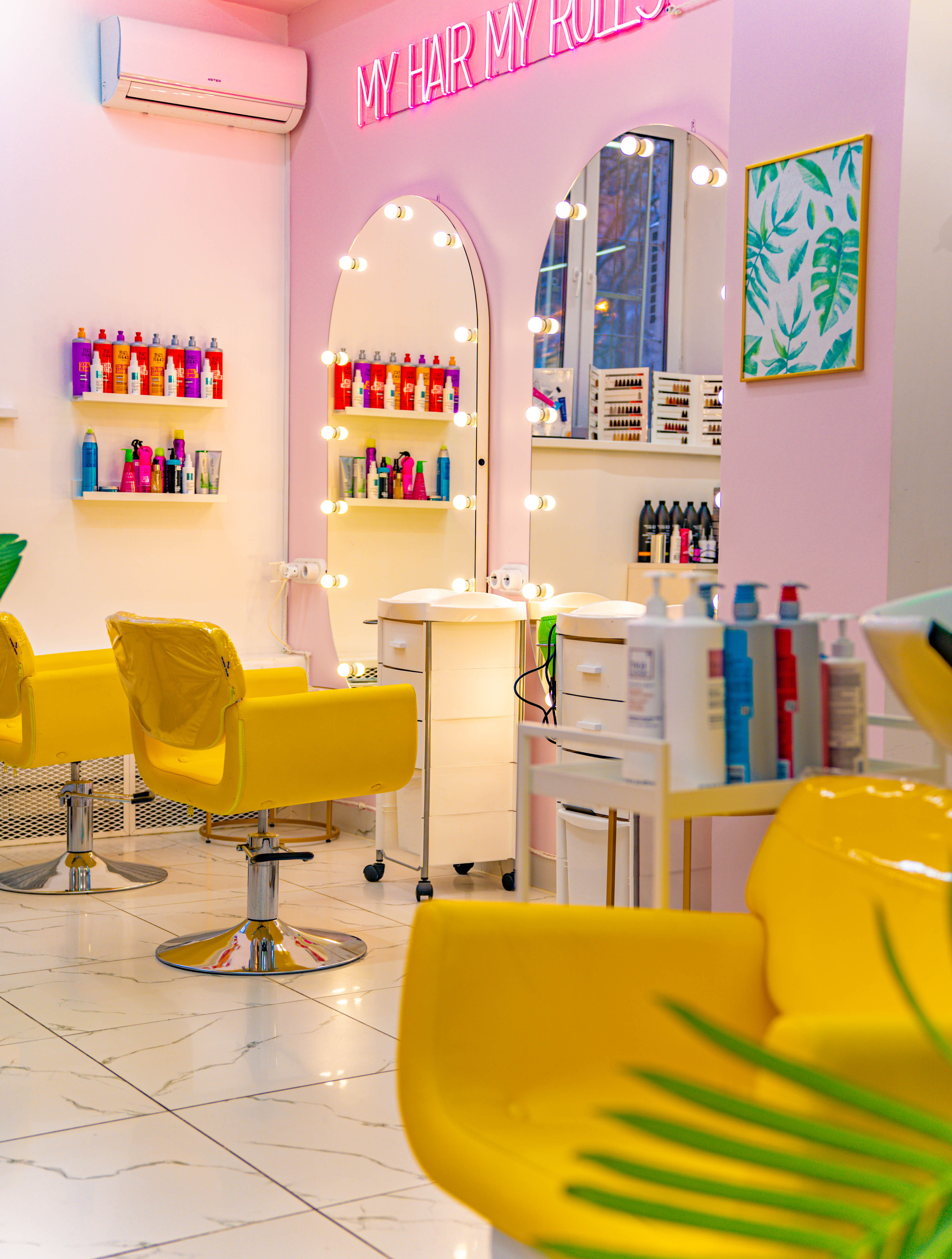 Салон красоты и маникюра SODA