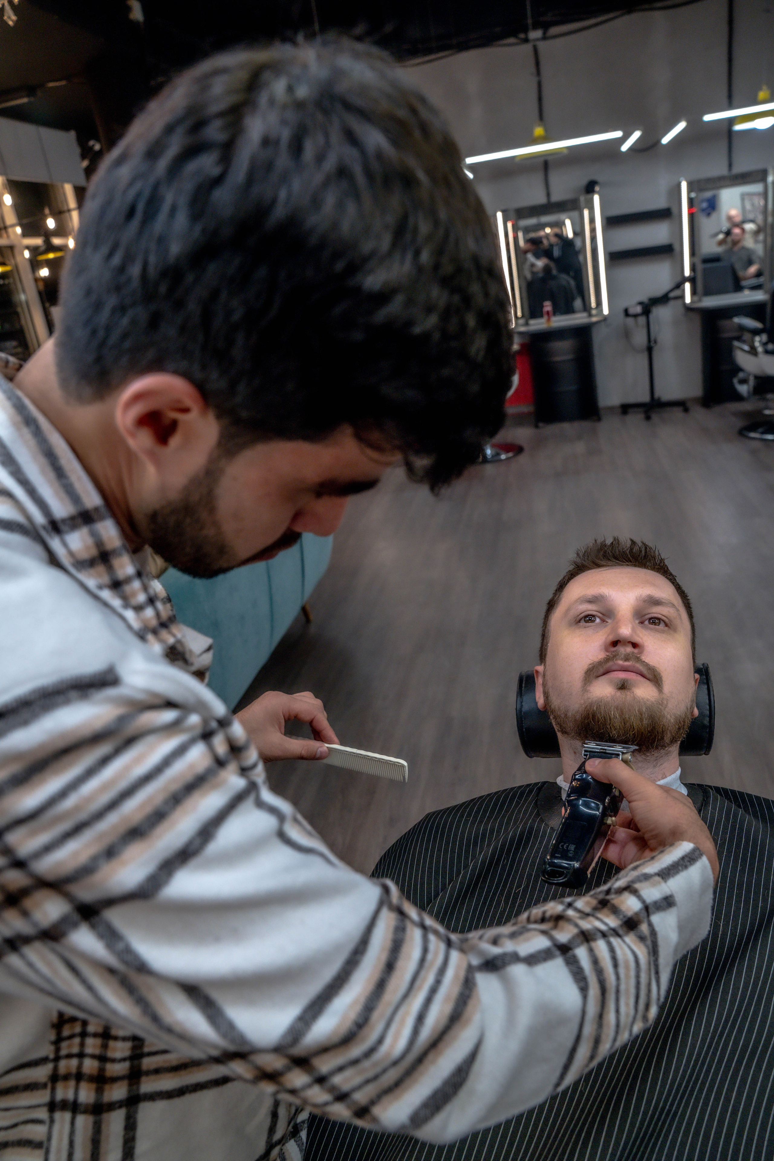 Барбершоп Barbershop Antihero стрижка бороды