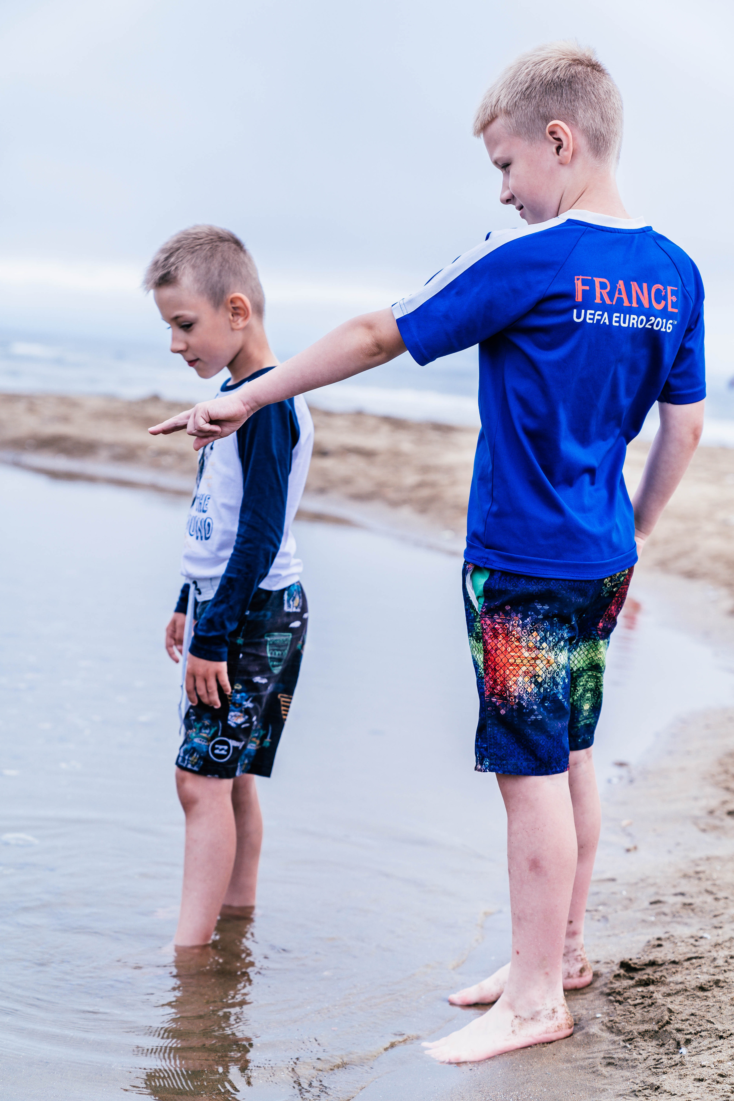 Фотосессия «Братья и море». Фото и видео съёмка на заказ. VAU Studia. Москва