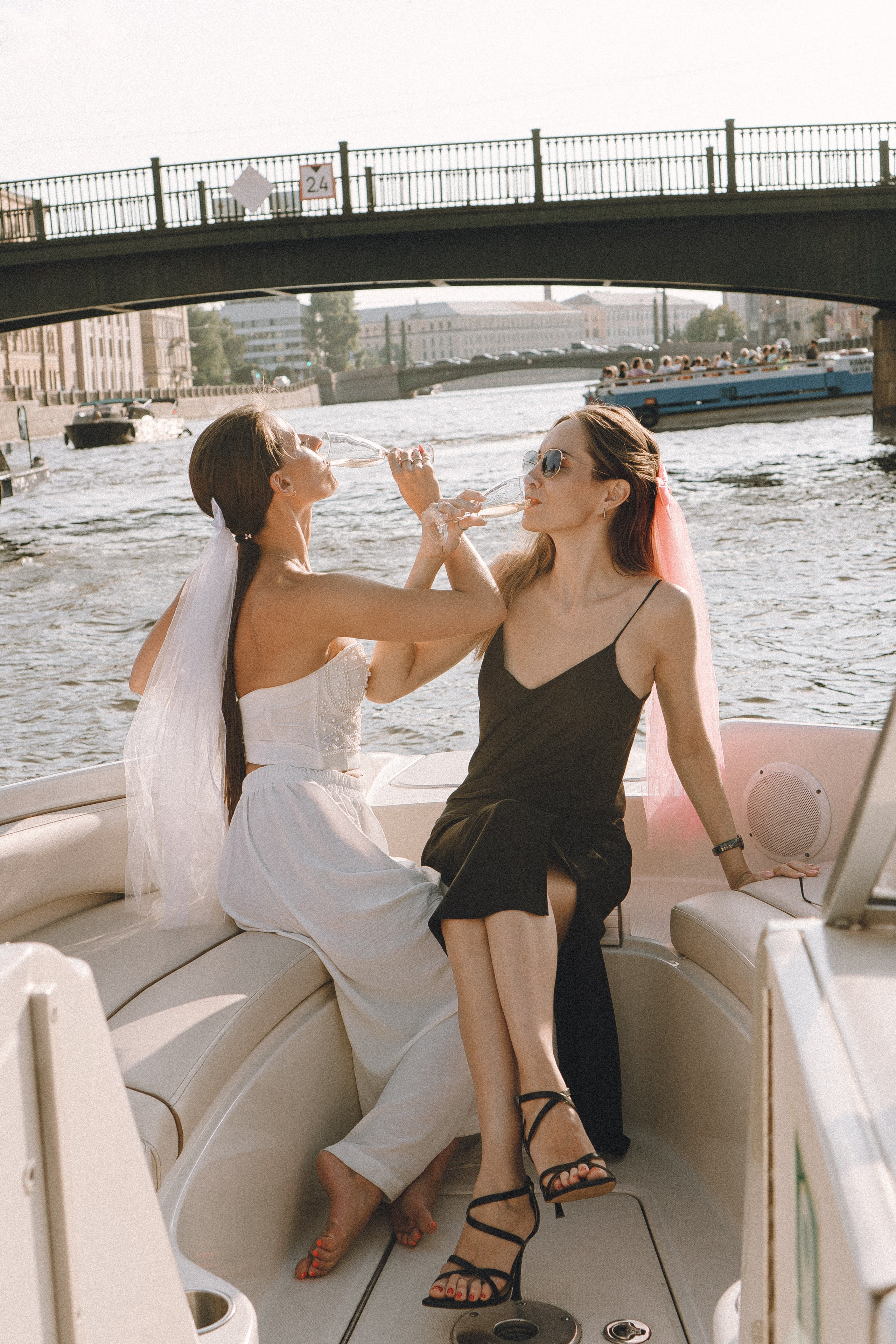 ДЕВИЧНИК НА КАТЕРЕ. Профессиональный фотограф, Санкт-Петербург — Виктория Богомолова