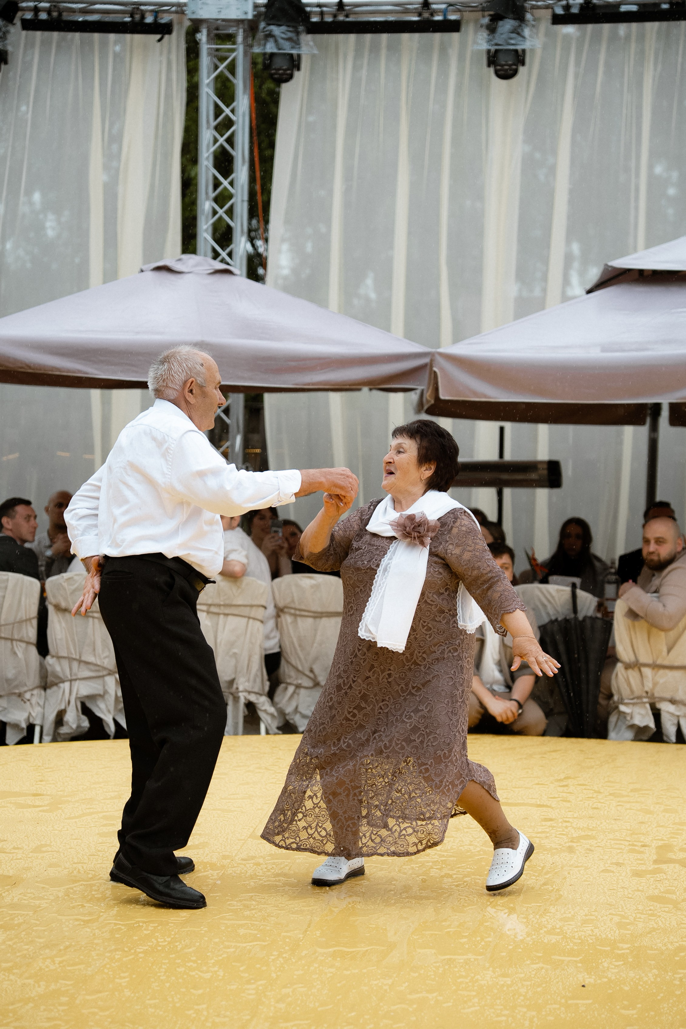 Майский Дождь. Полный день (сокращено). Семейный и портретный фотограф в Саратове Сахарова Маша