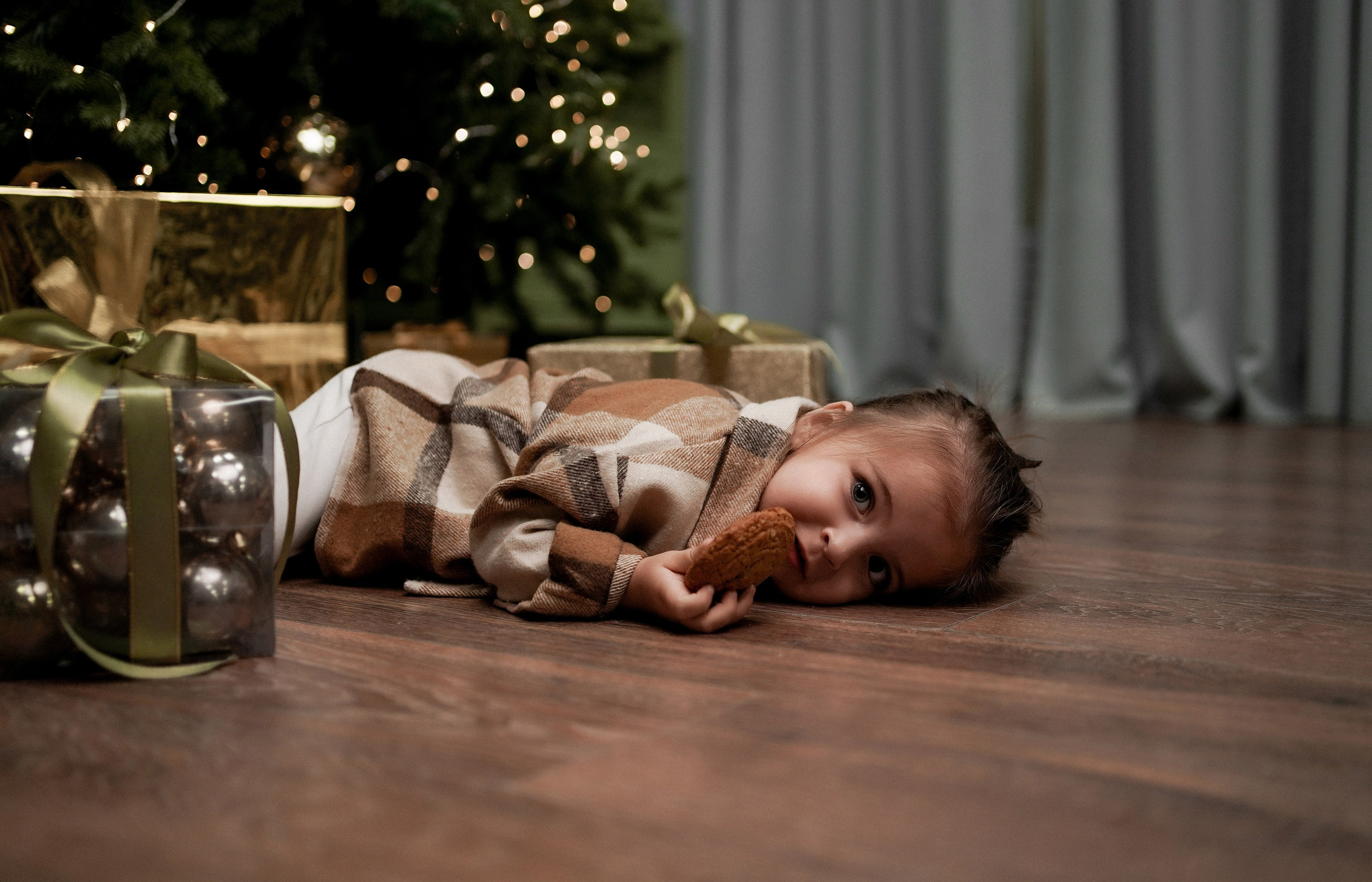 Новогодняя семейная фотосессия в фотостудии Авокадо. Фотограф Ростов-на-Дону. Свадебный фотограф в Ростове-на-Дону. Таинство Крещения и Венчания, семейные фотосессии. Алёна Чёботова