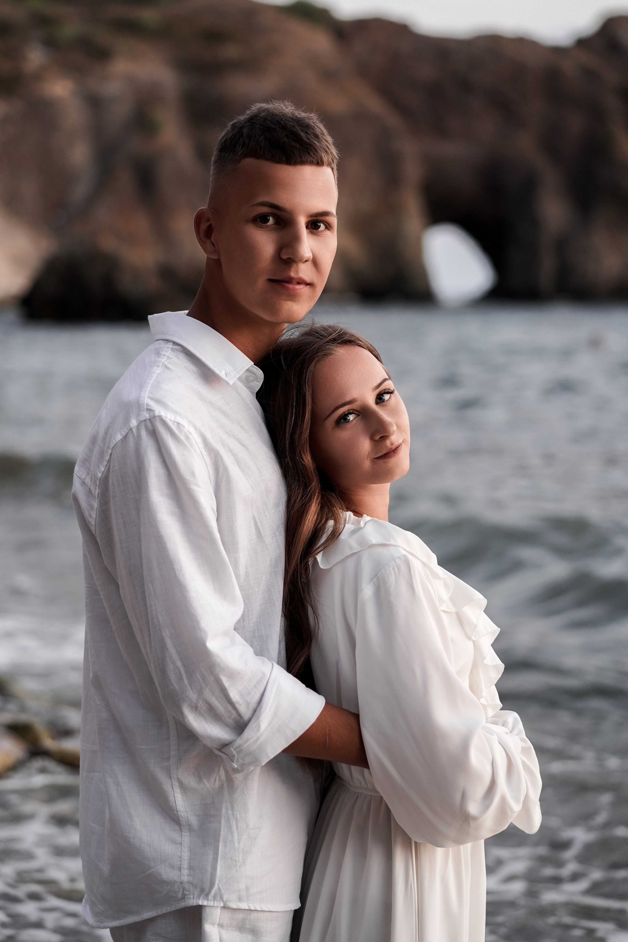 Матвей и Софья на фотосессии дикого пляжа Грот Дианы в Крыму. Свадебный фотограф в Ростове-на-Дону. Таинство Крещения и Венчания, семейные фотосессии. Алёна Чёботова