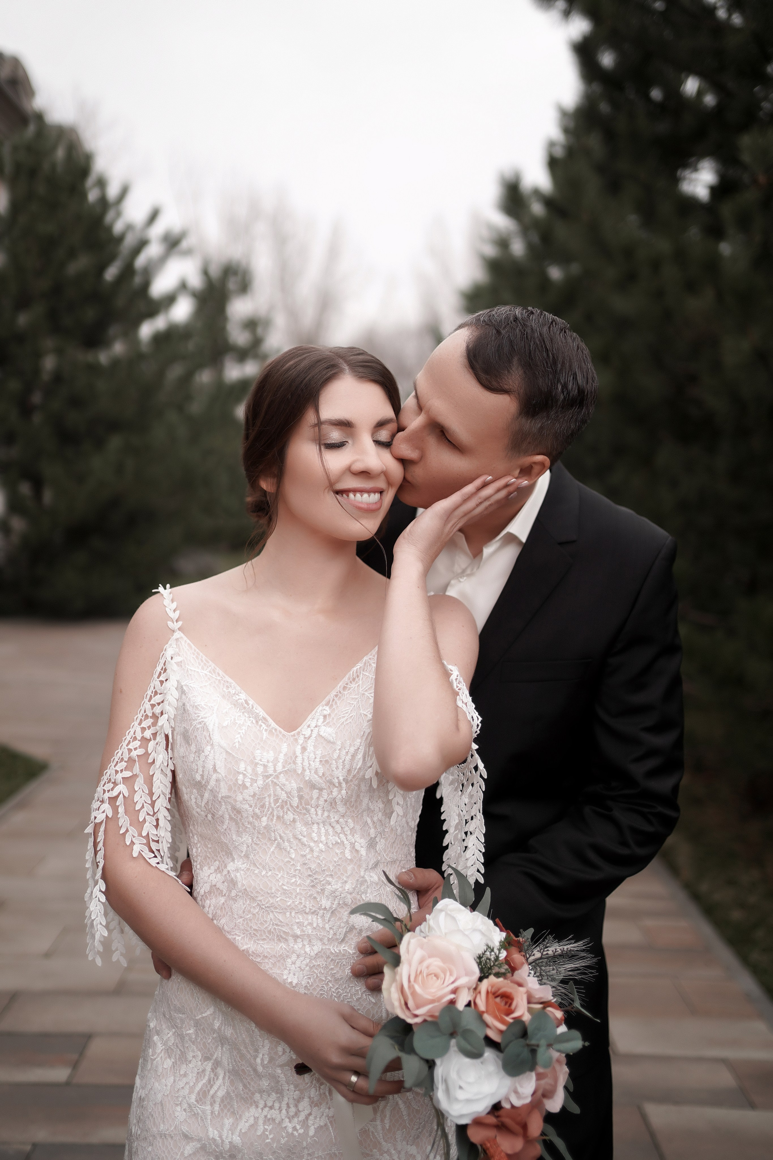 Свадебная фотосессия в Графском парке. Ростов-на-Дону. Свадебный фотограф в Ростове-на-Дону. Таинство Крещения и Венчания, семейные фотосессии. Алёна Чёботова