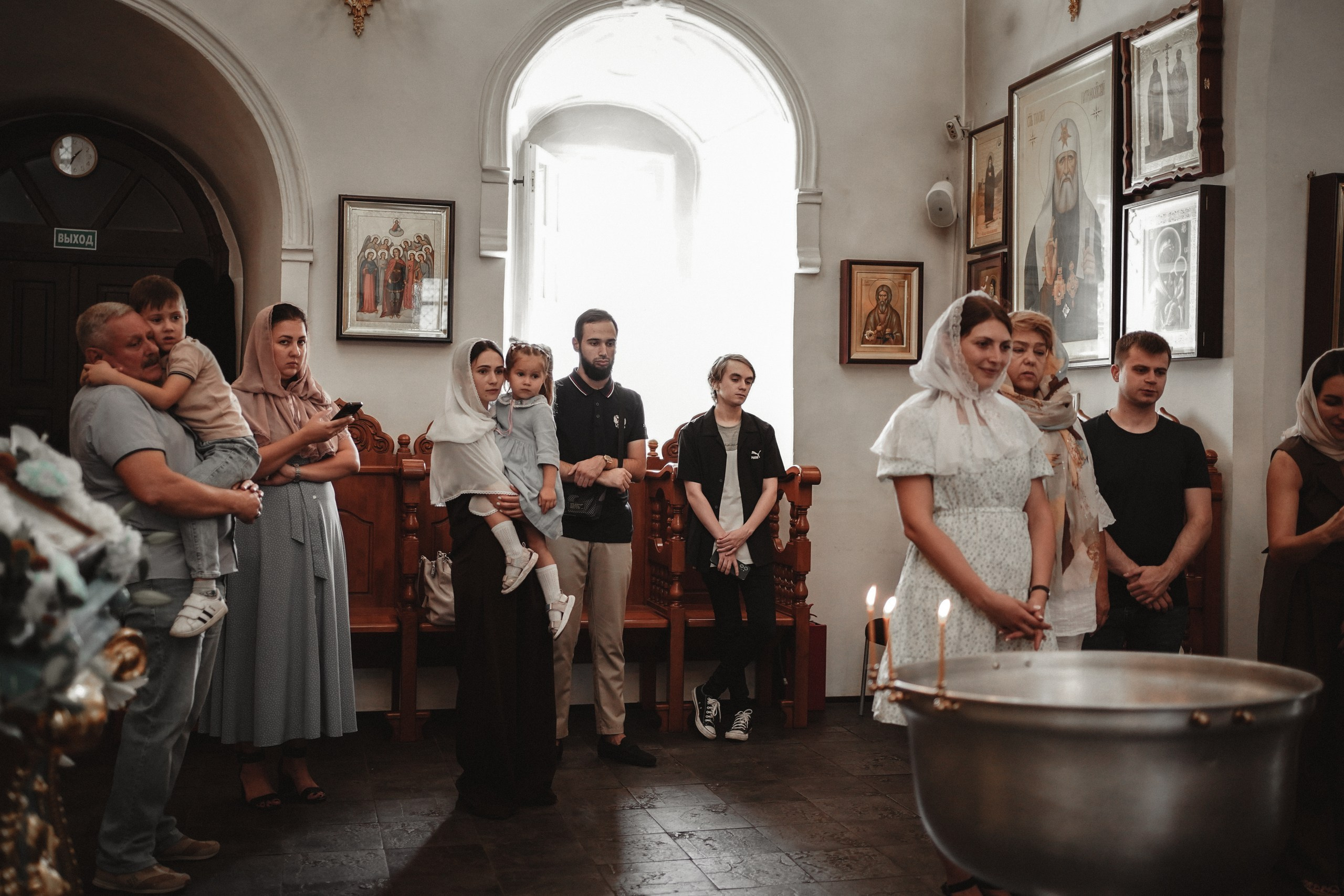 Фотограф на крестины в Ростове. Записаться на фотосессию по выгодной цене. Алёна Чёботова. Свадебный фотограф в Ростове-на-Дону. Таинство Крещения и Венчания, семейные фотосессии. Алёна Чёботова