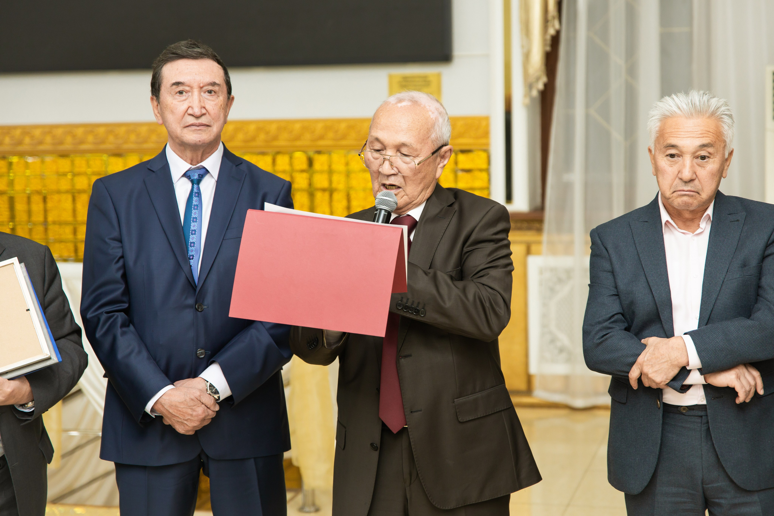 Юбилей. Свадебный и студийный фотограф в Алматы Ильяс Кырбаев