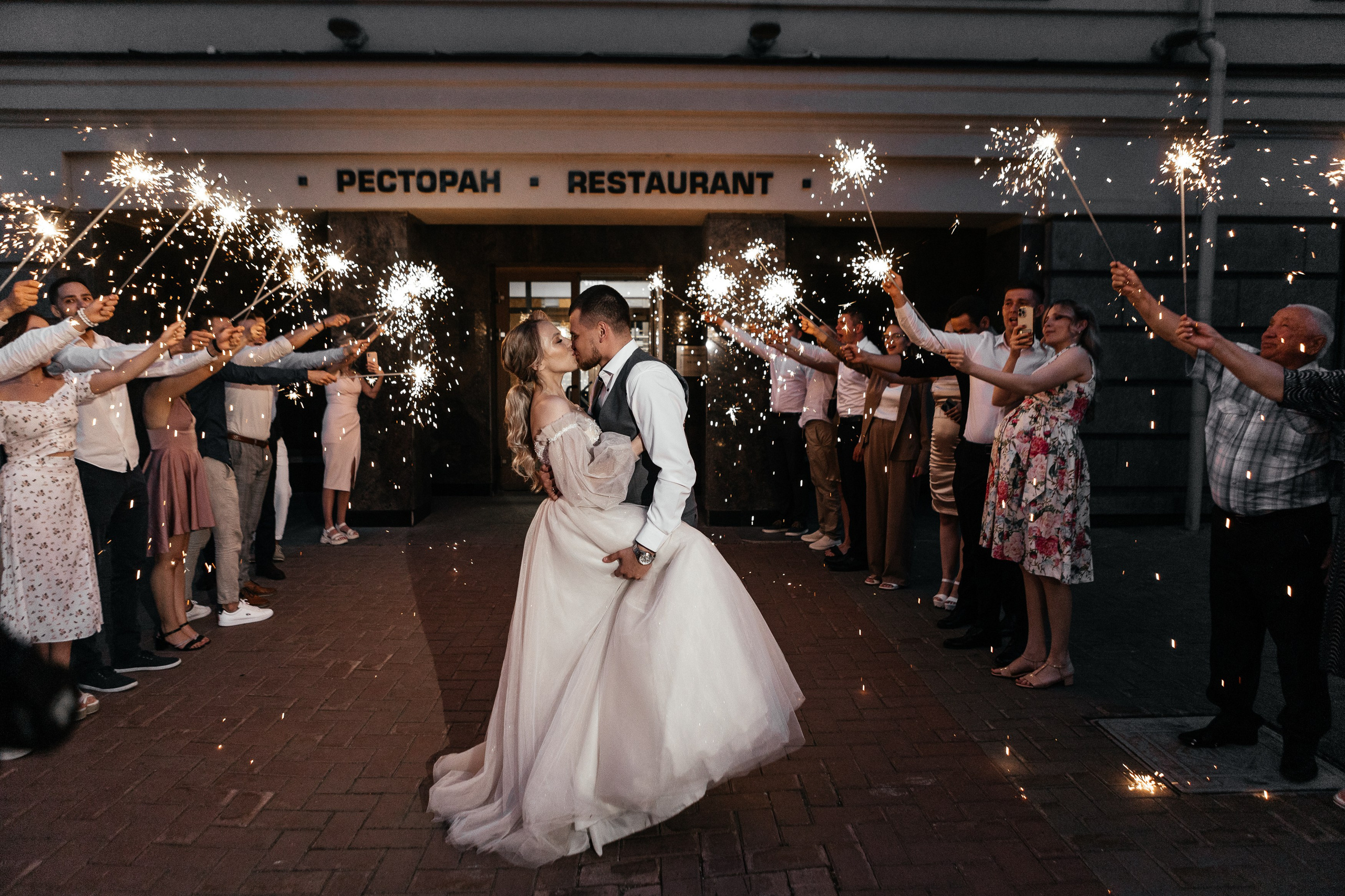 Свадебный фотограф Уфа — Руслан ГабдлисламовЖивые эмоции, красивые кадры, воспоминания на всю жизнь.Работаю по всей Республике Башкортоста. Свадебный фотограф Уфа Руслан Габдлисламов