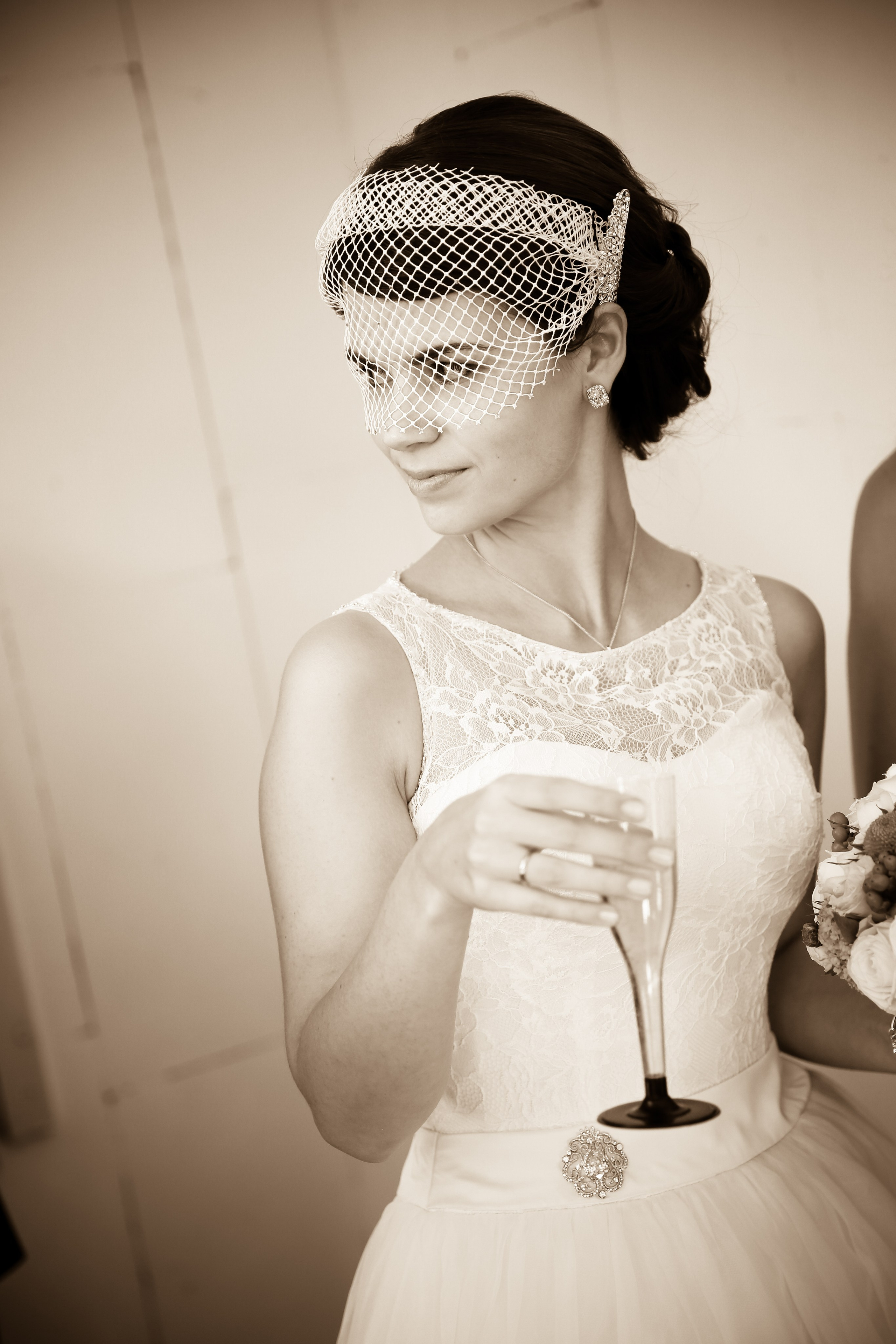 Свадебная фотосессия Елены и Михаила в парке Горького летом. Фотограф в Москве Владимир Осиченко — портреты, мероприятия, репортажи