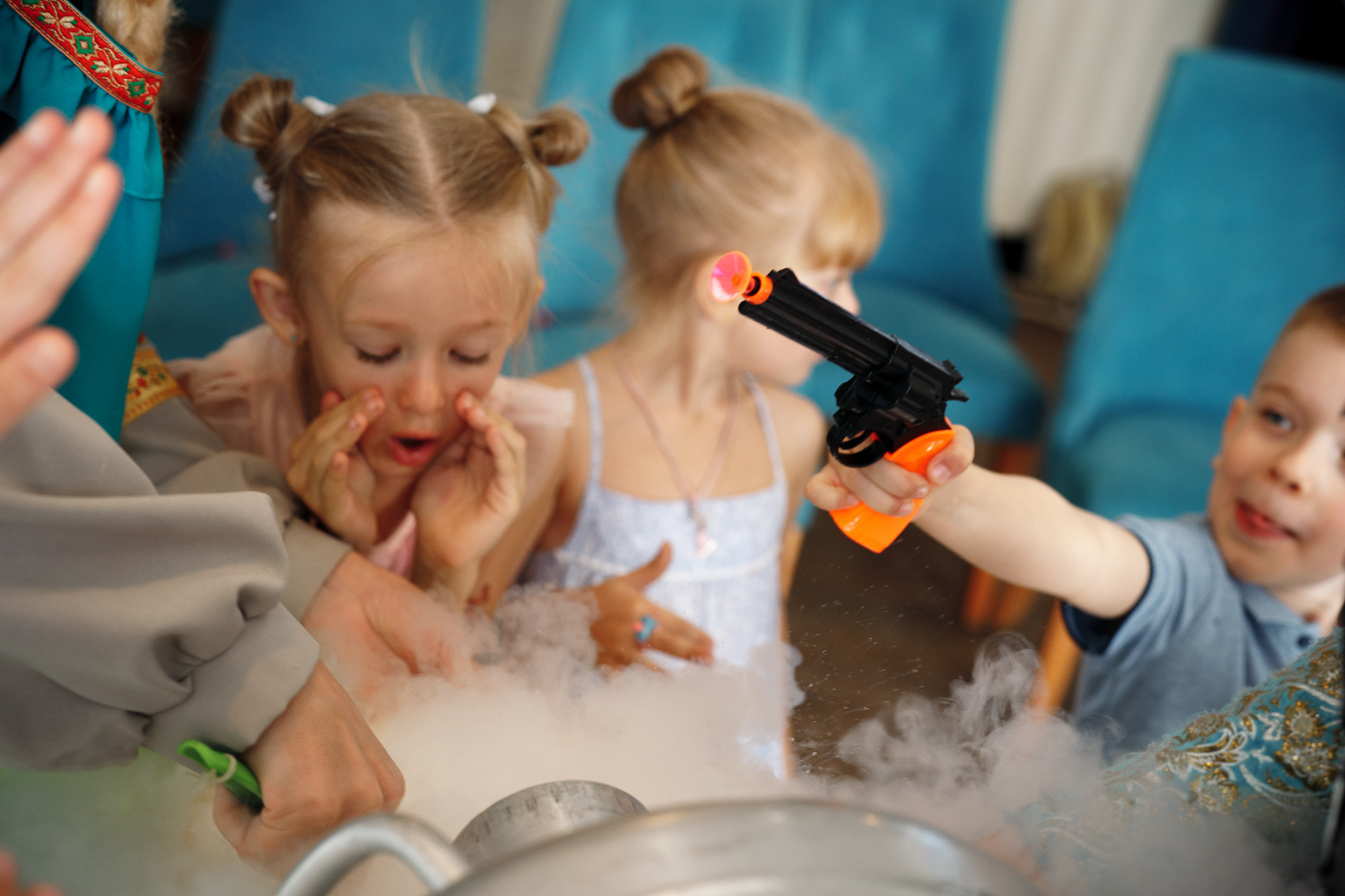 Заказать фотографа на день рождения в Москве и других городах. Фотограф на крещение и венчание, дни рождения и праздники