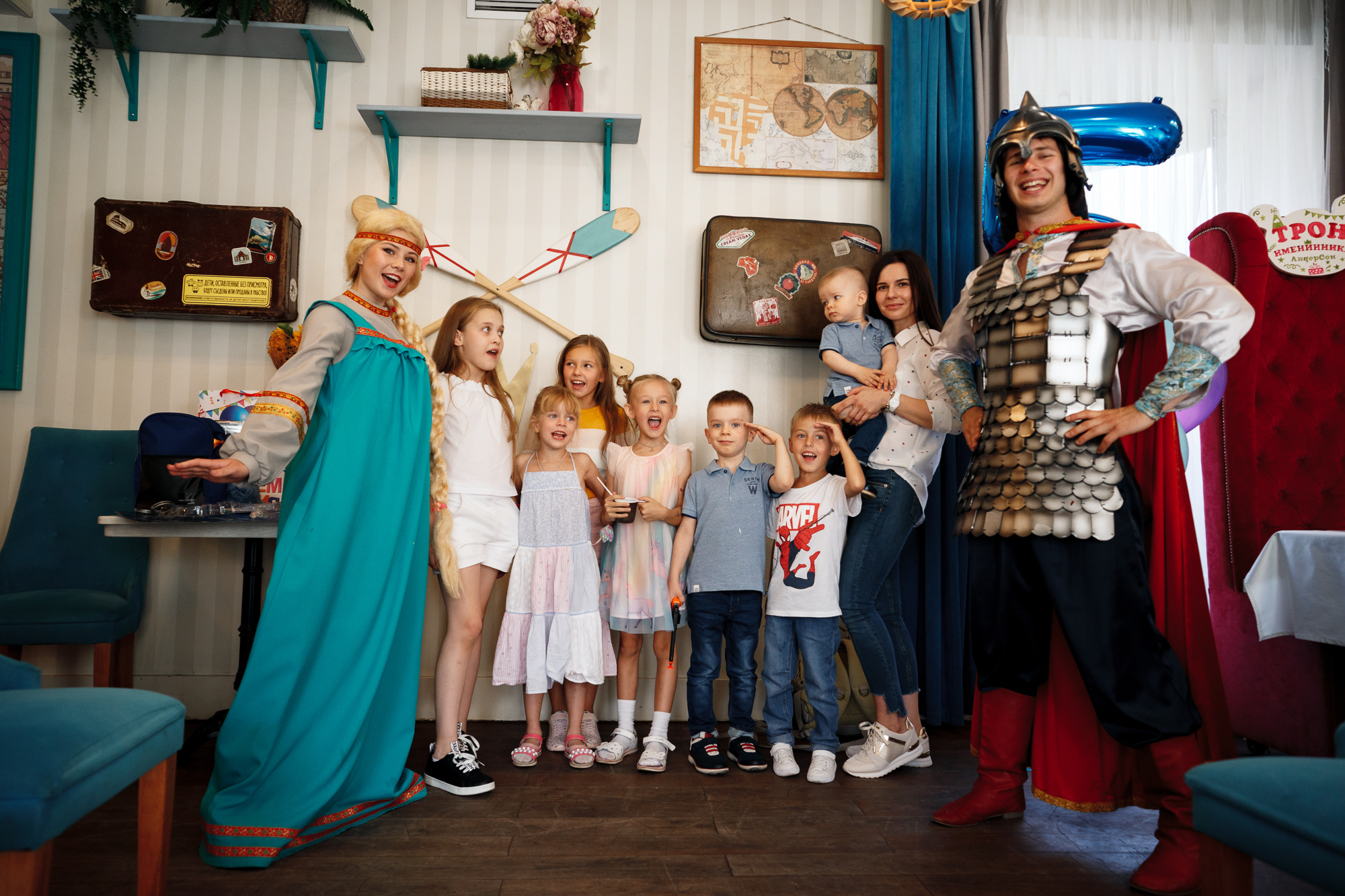 Заказать фотографа на день рождения в Москве и других городах. Фотограф на крещение и венчание, дни рождения и праздники