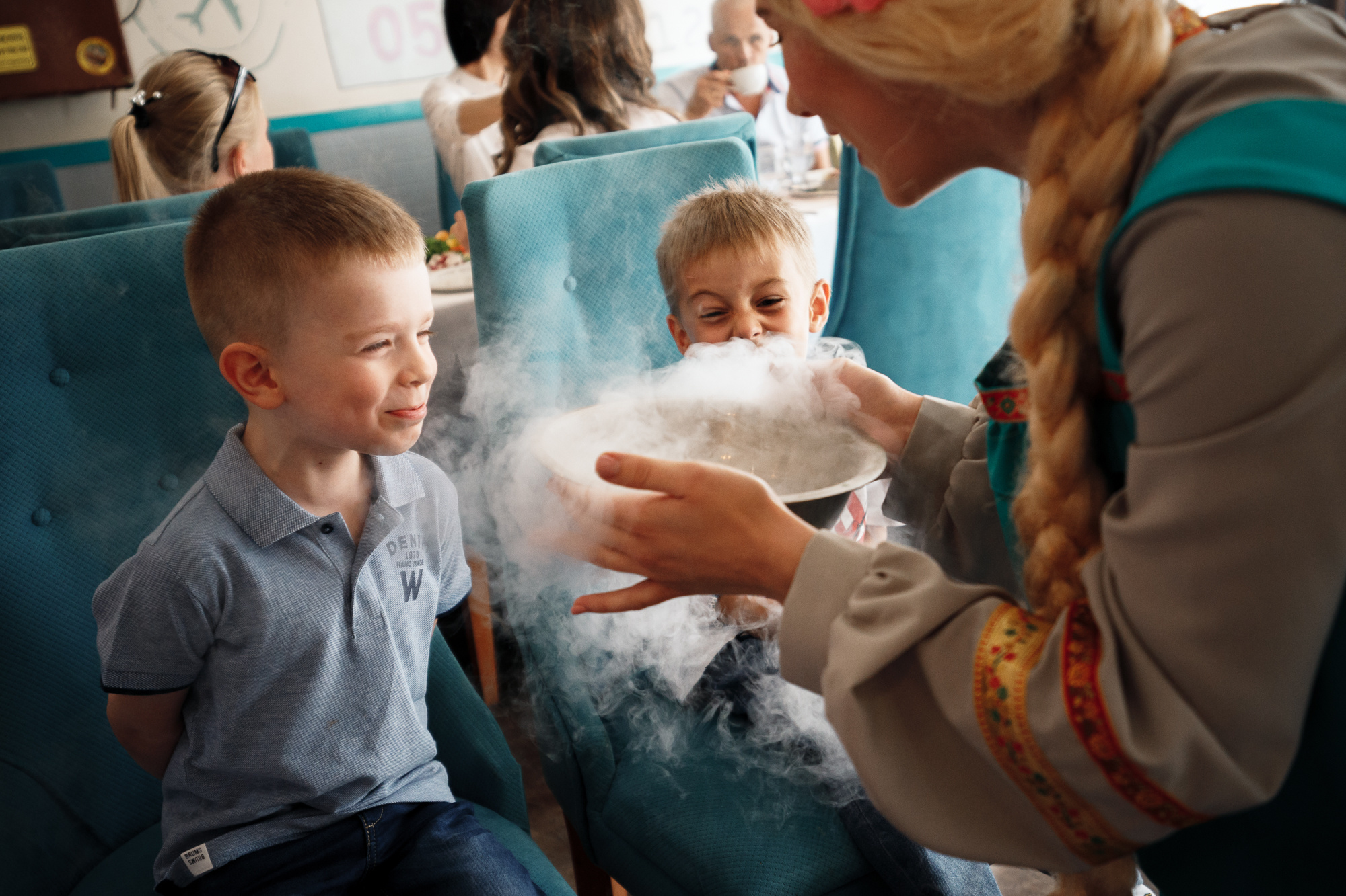 Заказать фотографа на день рождения в Москве и других городах. Фотограф на крещение и венчание, дни рождения и праздники