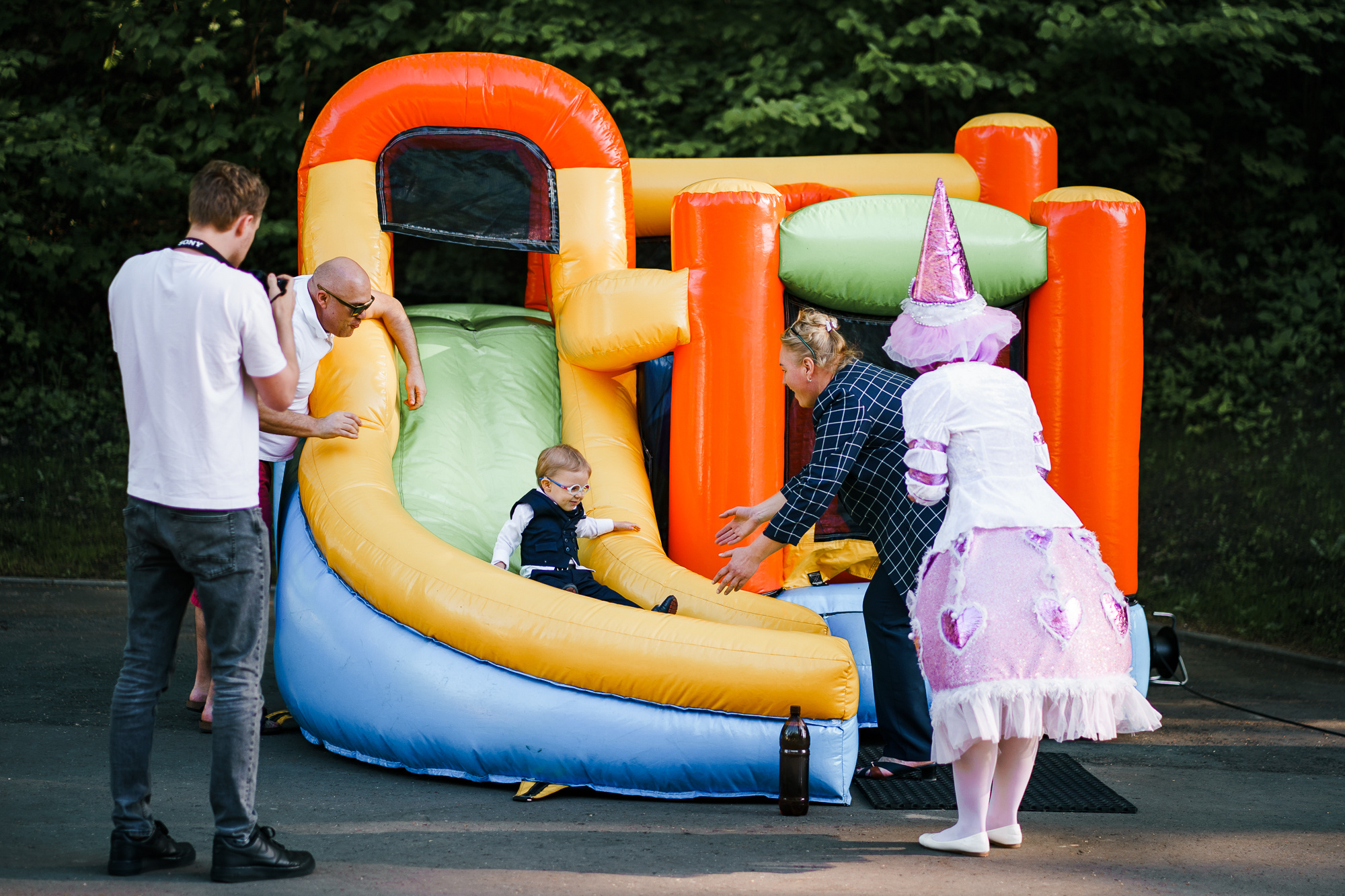 Заказать фотографа на день рождения в Москве и других городах. Фотограф на крещение и венчание, дни рождения и праздники
