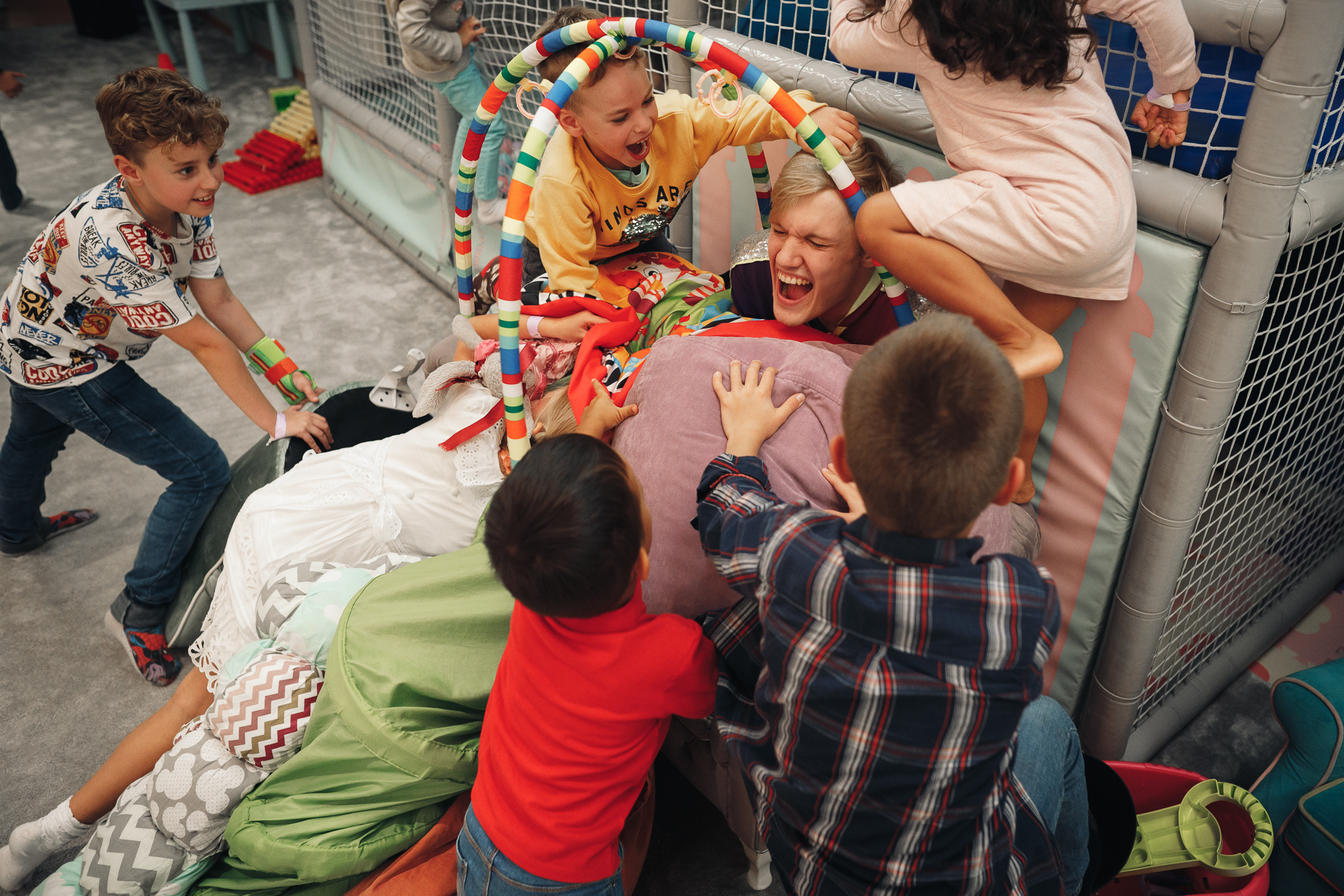 Заказать фотографа на день рождения в Москве и других городах. Фотограф на крещение и венчание, дни рождения и праздники