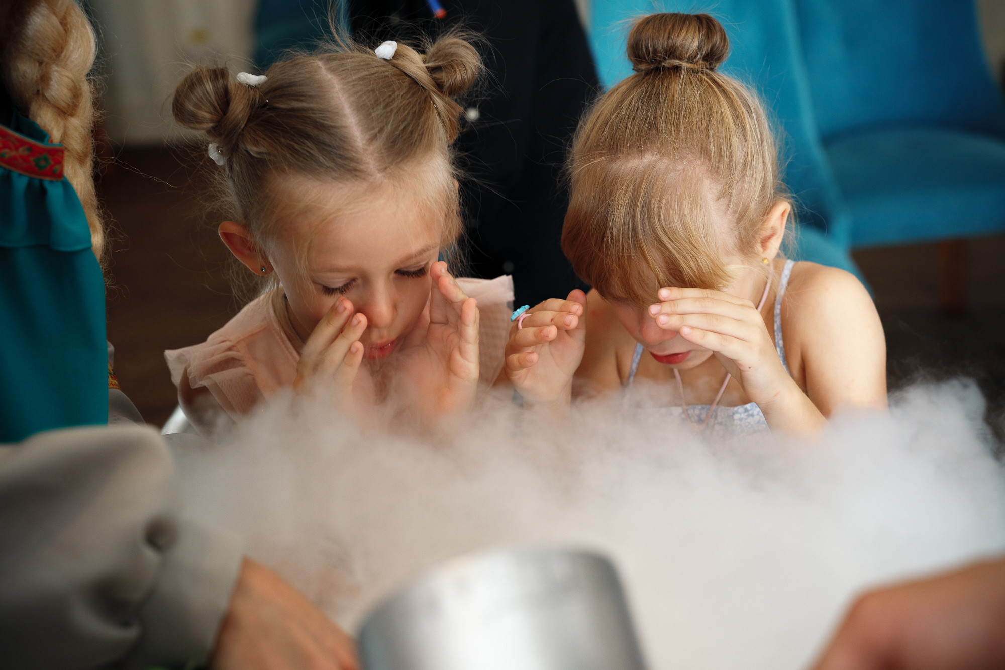 Заказать фотографа на день рождения в Москве и других городах. Фотограф на крещение и венчание, дни рождения и праздники