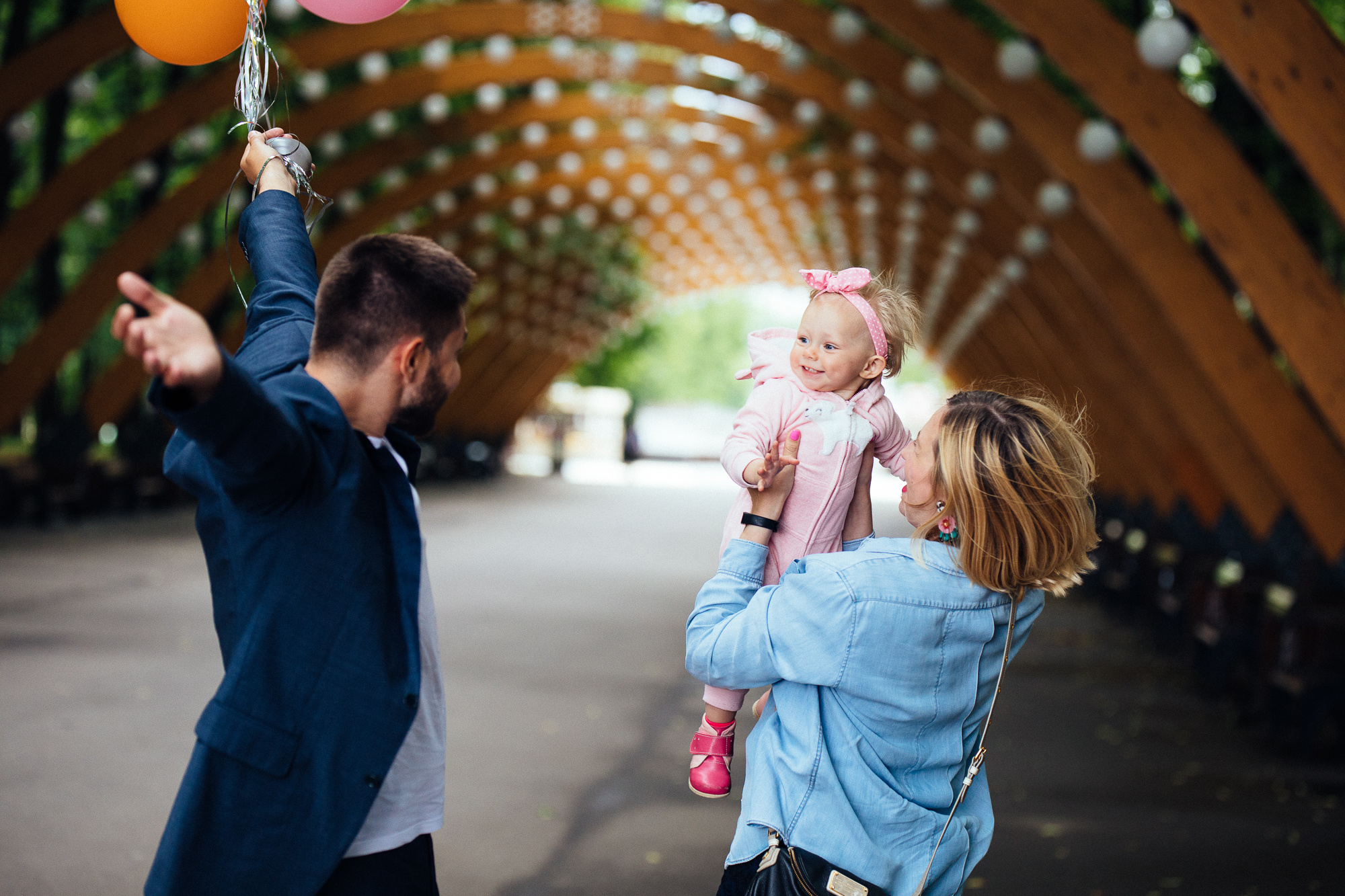 Заказать фотографа на день рождения в Москве и других городах. Фотограф на крещение и венчание, дни рождения и праздники
