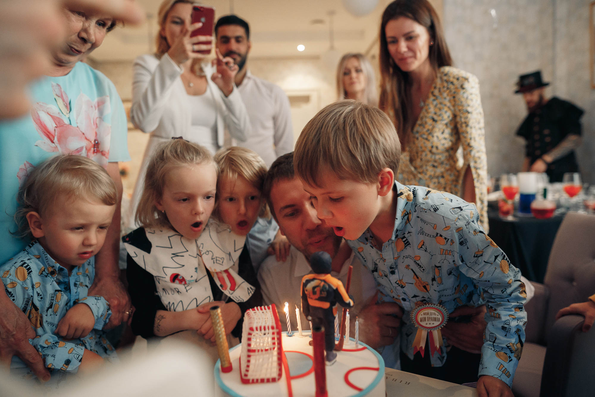 Заказать фотографа на день рождения в Москве и других городах. Фотограф на крещение и венчание, дни рождения и праздники
