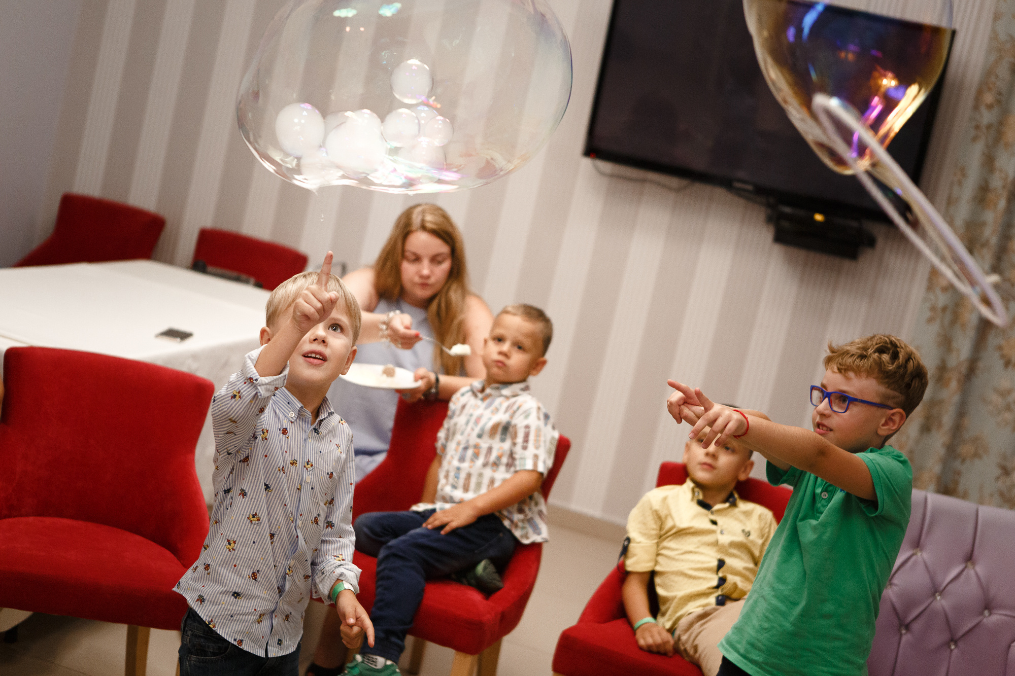 Заказать фотографа на день рождения в Москве и других городах. Фотограф на крещение и венчание, дни рождения и праздники