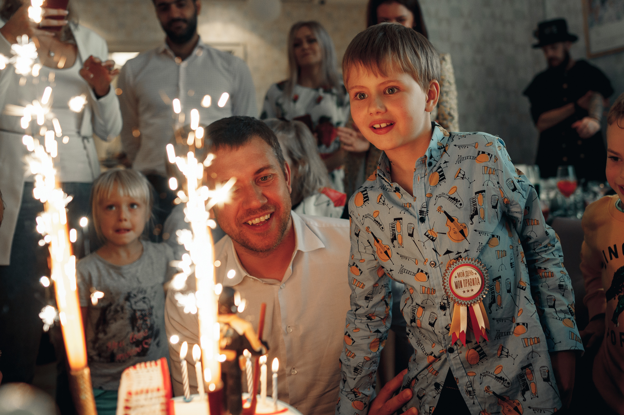 Заказать фотографа на день рождения в Москве и других городах. Фотограф на крещение и венчание, дни рождения и праздники