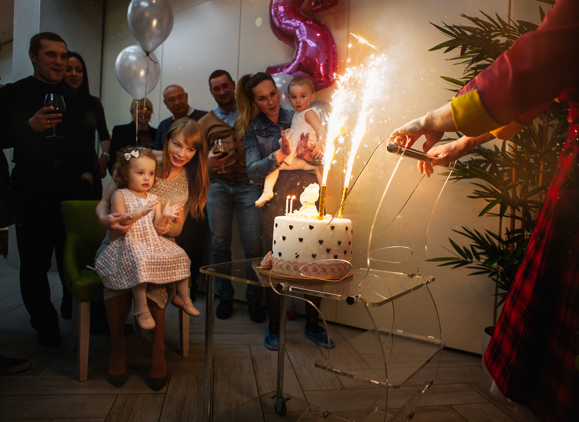 Заказать фотографа на день рождения в Москве и других городах. Фотограф на крещение и венчание, дни рождения и праздники