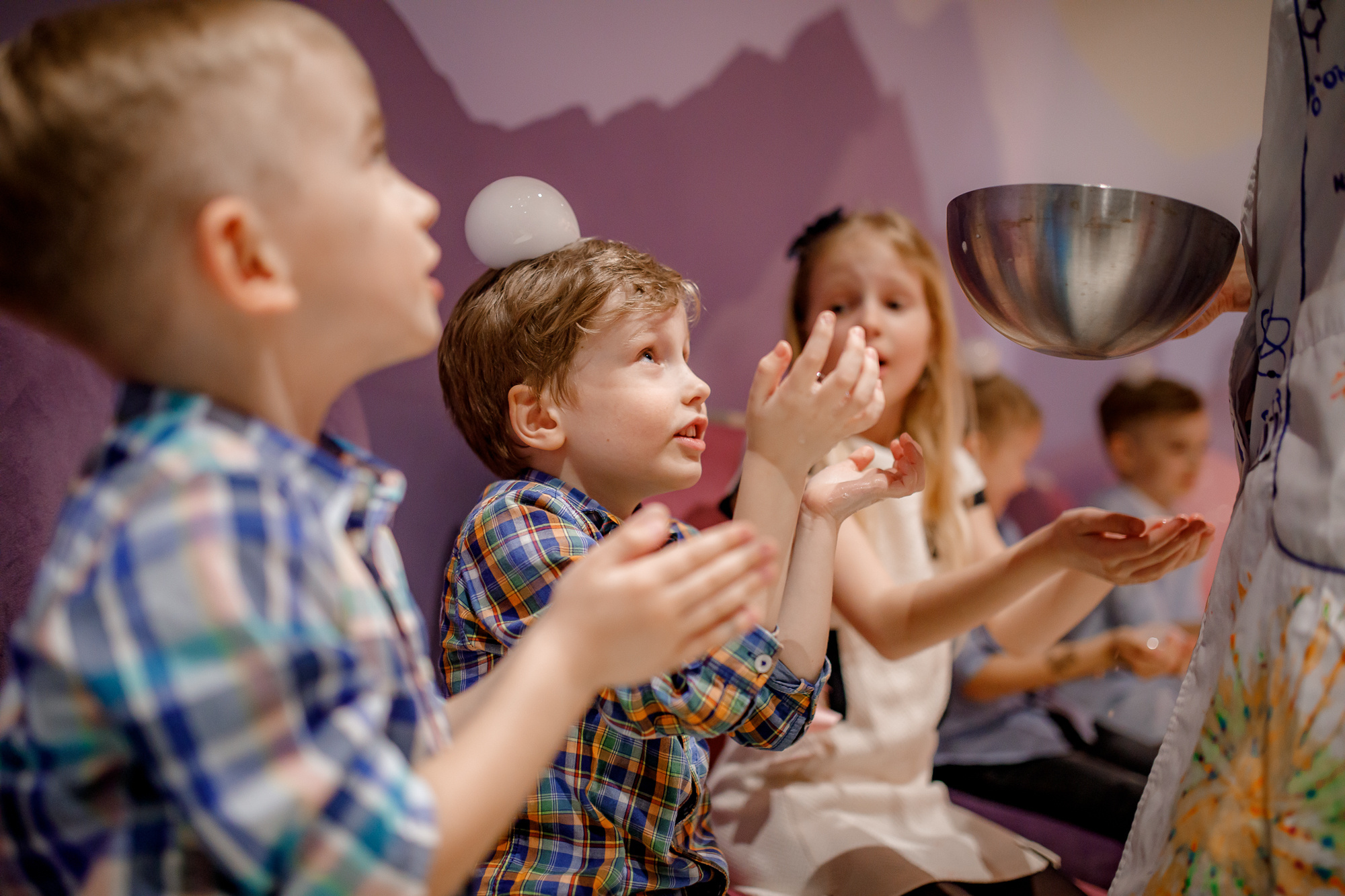 Заказать фотографа на день рождения в Москве и других городах. Фотограф на крещение и венчание, дни рождения и праздники