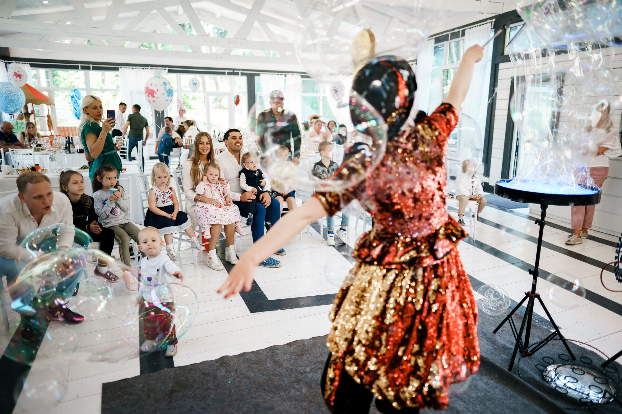 Заказать фотографа на день рождения в Москве и других городах. Фотограф на крещение и венчание, дни рождения и праздники