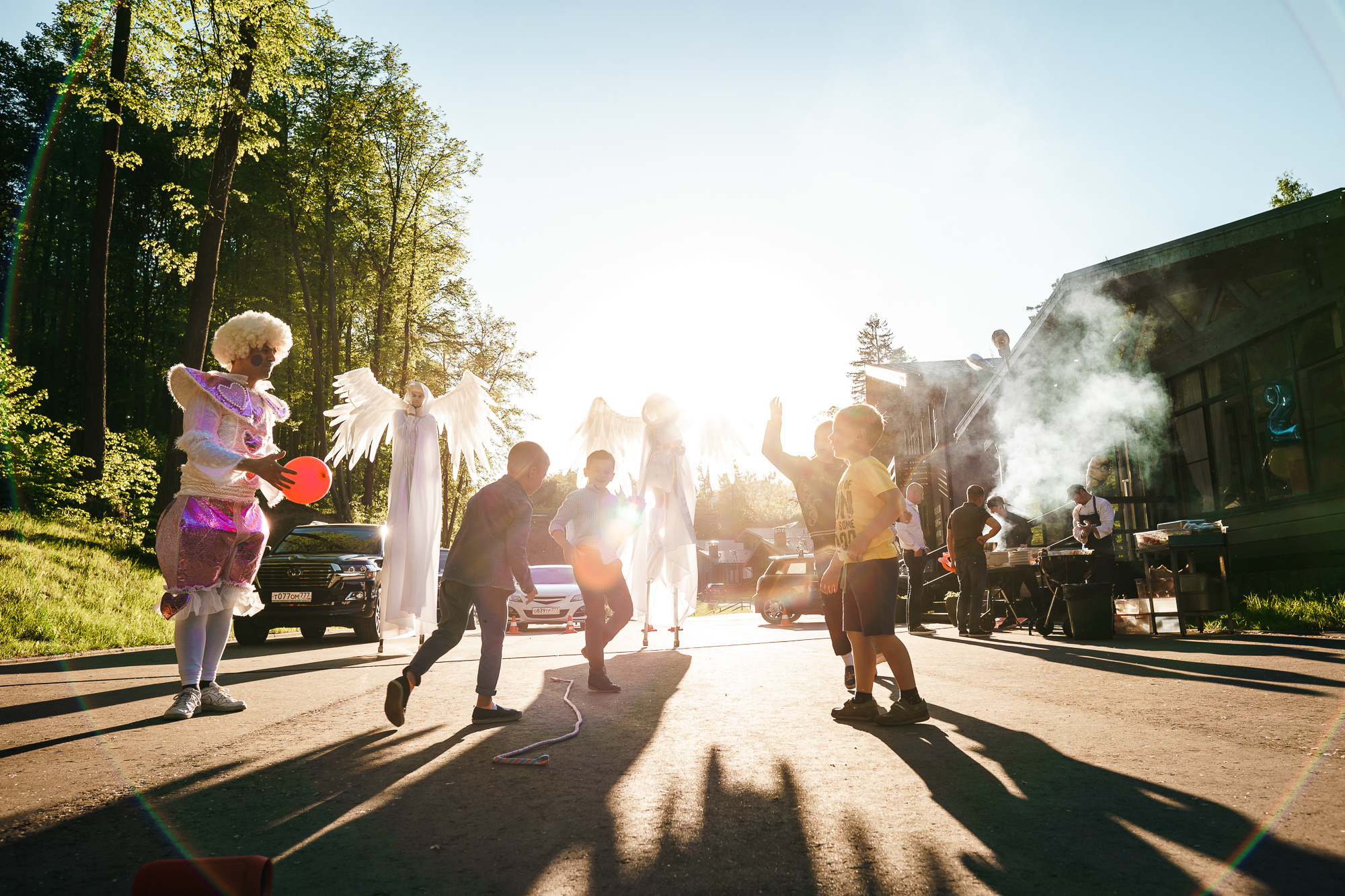Заказать фотографа на день рождения в Москве и других городах. Фотограф на крещение и венчание, дни рождения и праздники