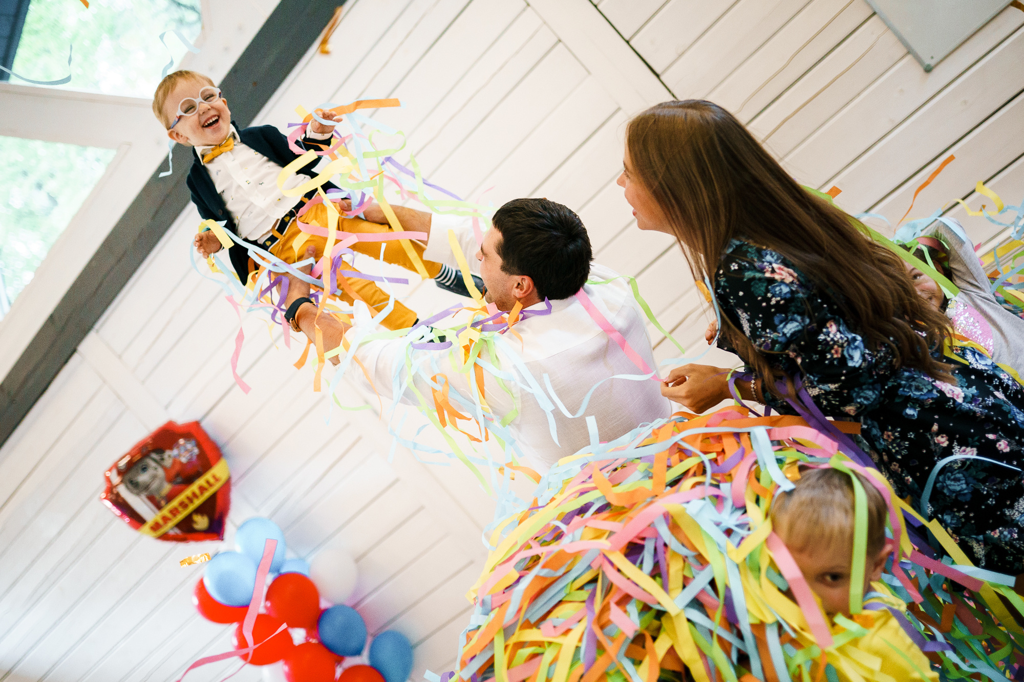 Заказать фотографа на день рождения в Москве и других городах. Фотограф на крещение и венчание, дни рождения и праздники