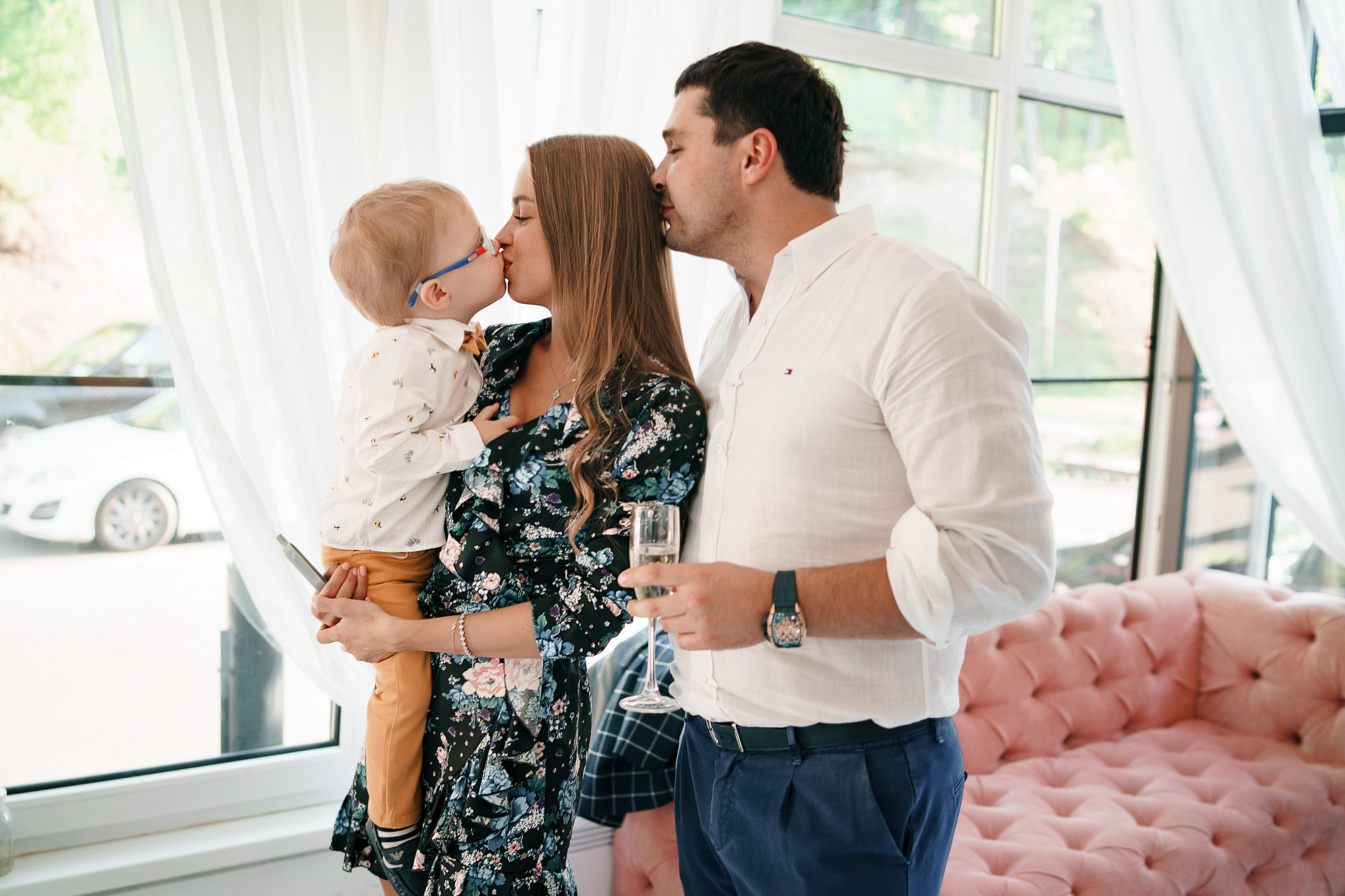 Заказать фотографа на день рождения в Москве и других городах. Фотограф на крещение и венчание, дни рождения и праздники