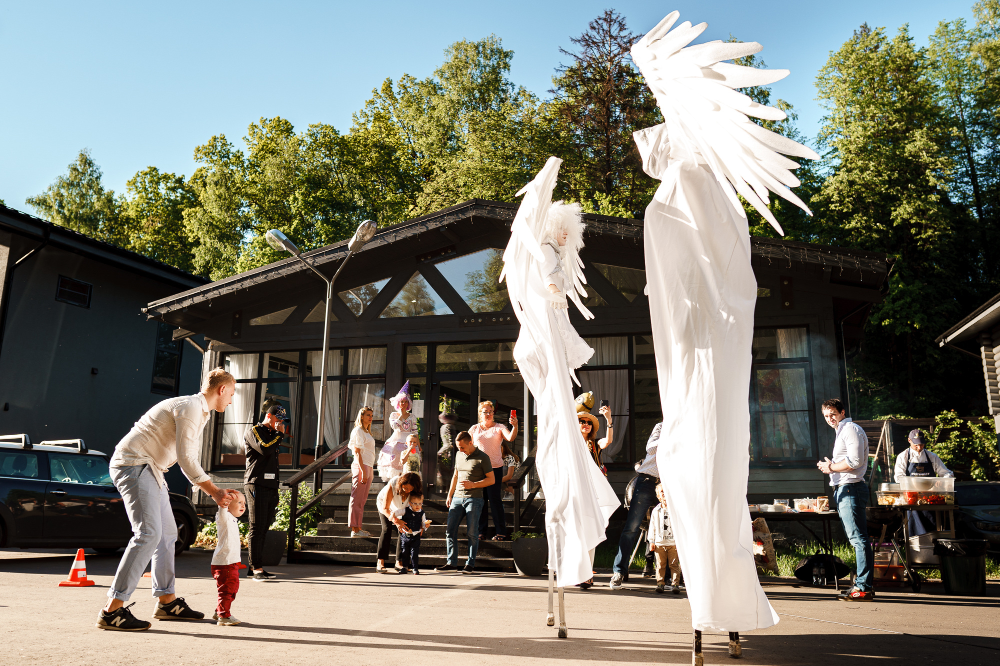 Заказать фотографа на день рождения в Москве и других городах. Фотограф на крещение и венчание, дни рождения и праздники