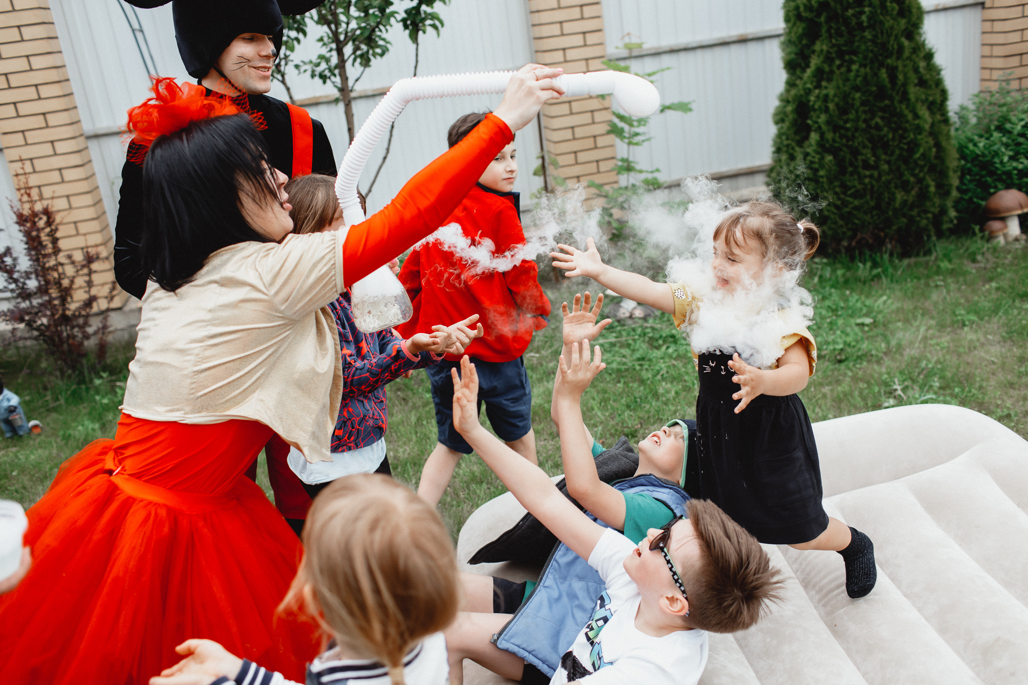 Заказать фотографа на день рождения в Москве и других городах. Фотограф на крещение и венчание, дни рождения и праздники