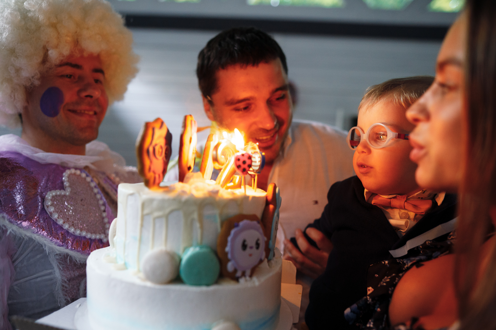 Заказать фотографа на день рождения в Москве и других городах. Фотограф на крещение и венчание, дни рождения и праздники