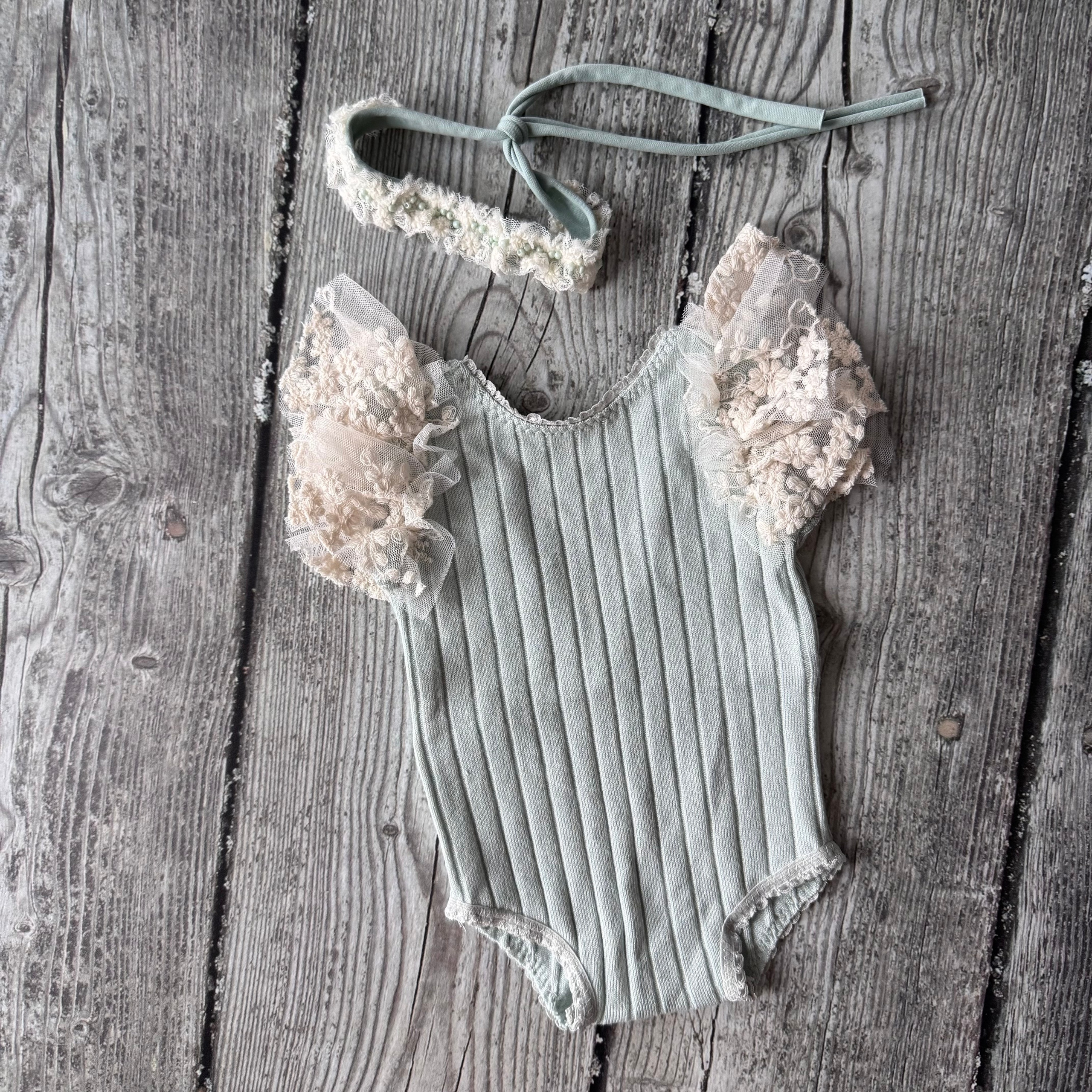 Костюмы и аксессуары для фотосессии новорожденных | Реквизит для съемки newborn в Москве. Фотосессия новорожденных в Москве и Московской области | Профессиональный фотограф newborn — Татьяна Иванова