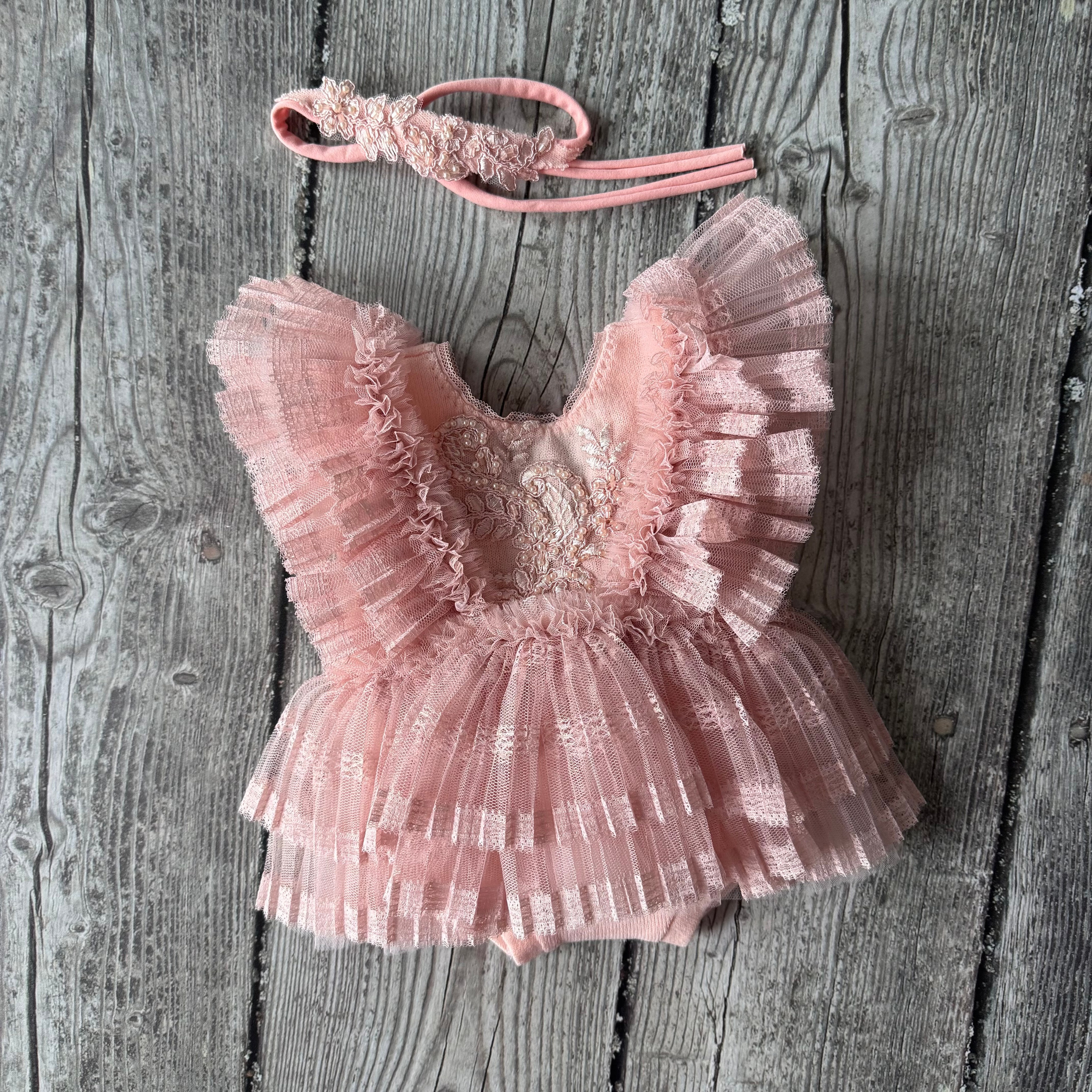 Костюмы и аксессуары для фотосессии новорожденных | Реквизит для съемки newborn в Москве. Фотосессия новорожденных в Москве и Московской области | Профессиональный фотограф newborn — Татьяна Иванова