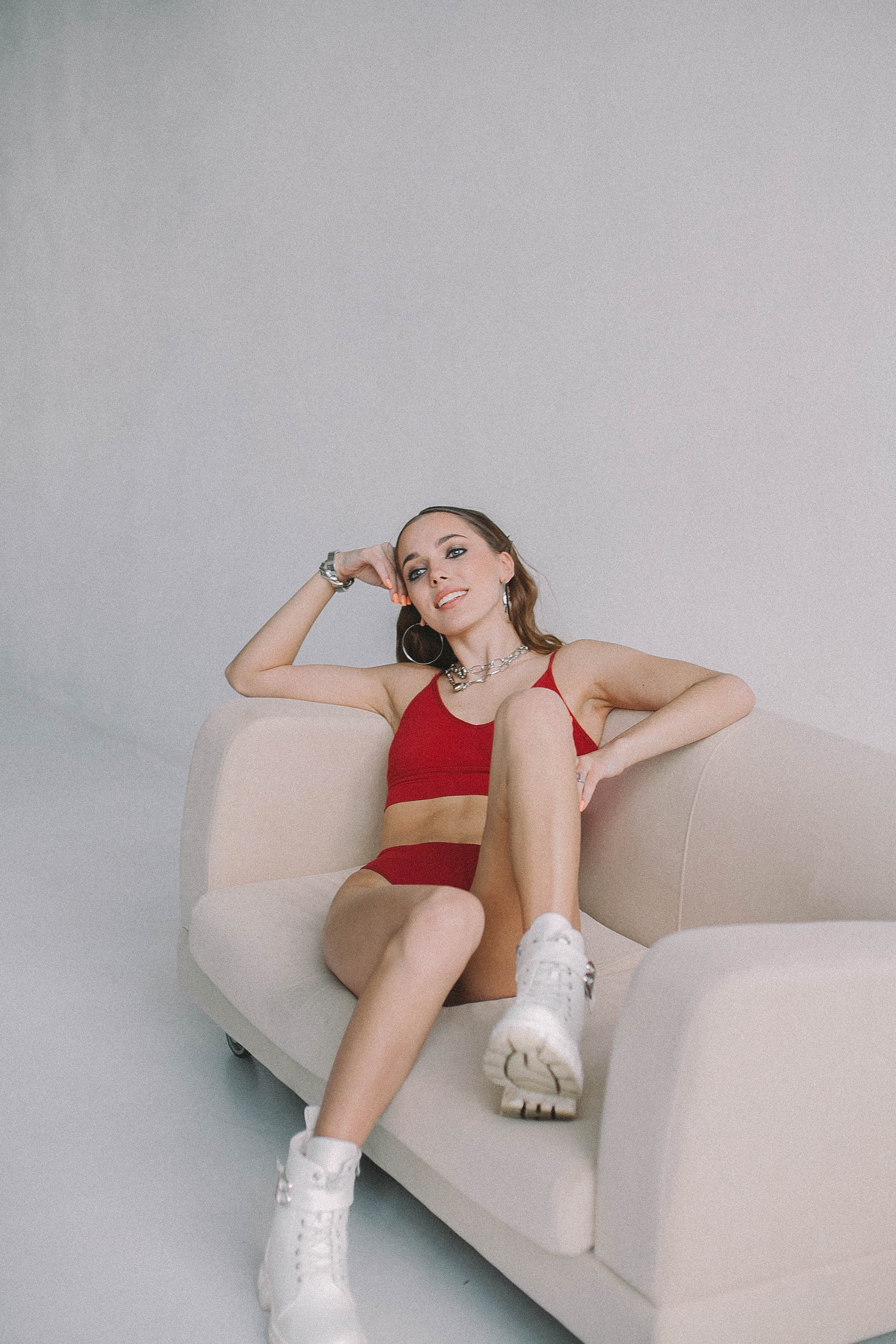 Ирина. Свадьбы в формате прогулки, индивидуальные и семейные съёмки