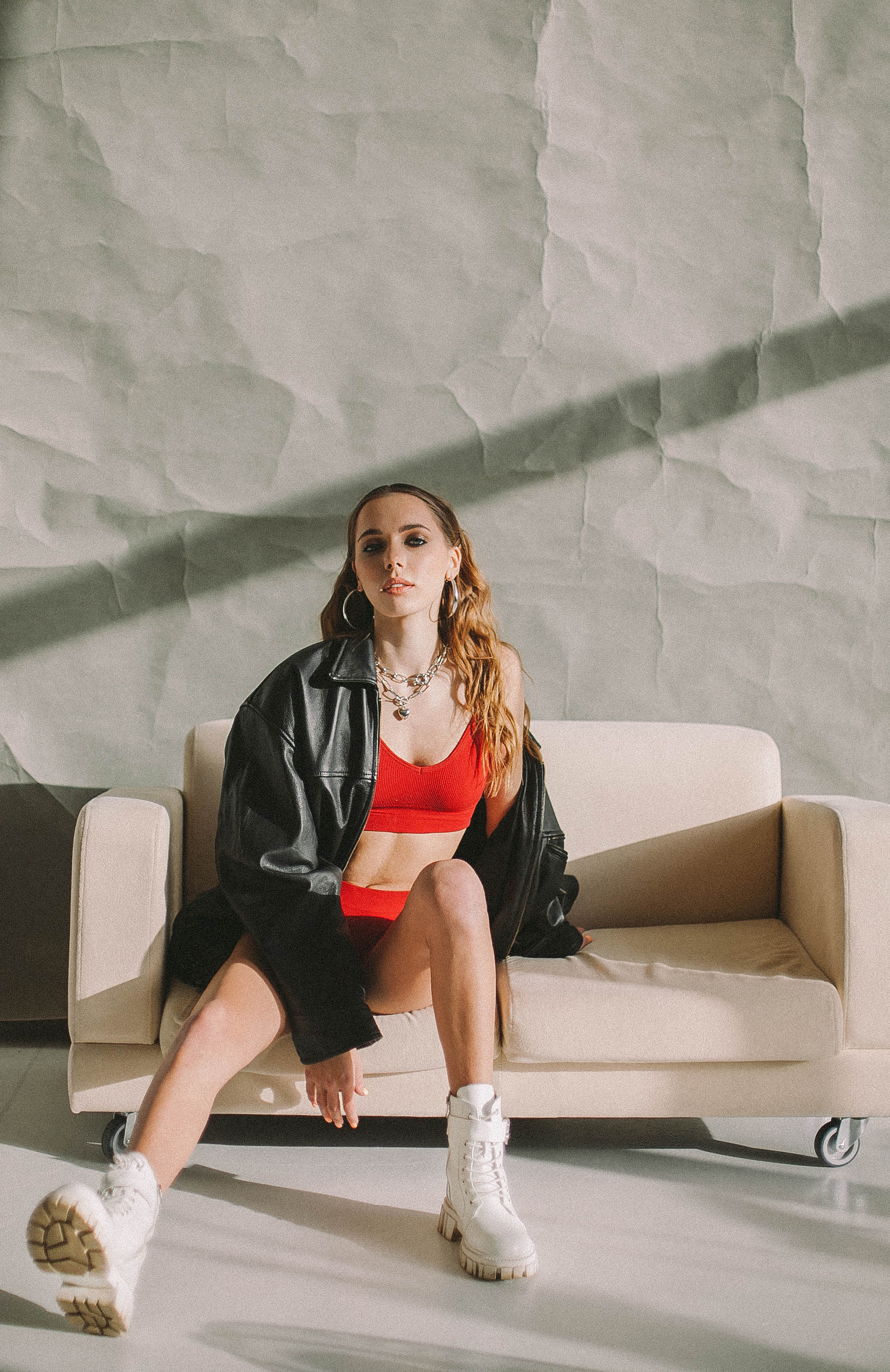 Ирина. Свадьбы в формате прогулки, индивидуальные и семейные съёмки