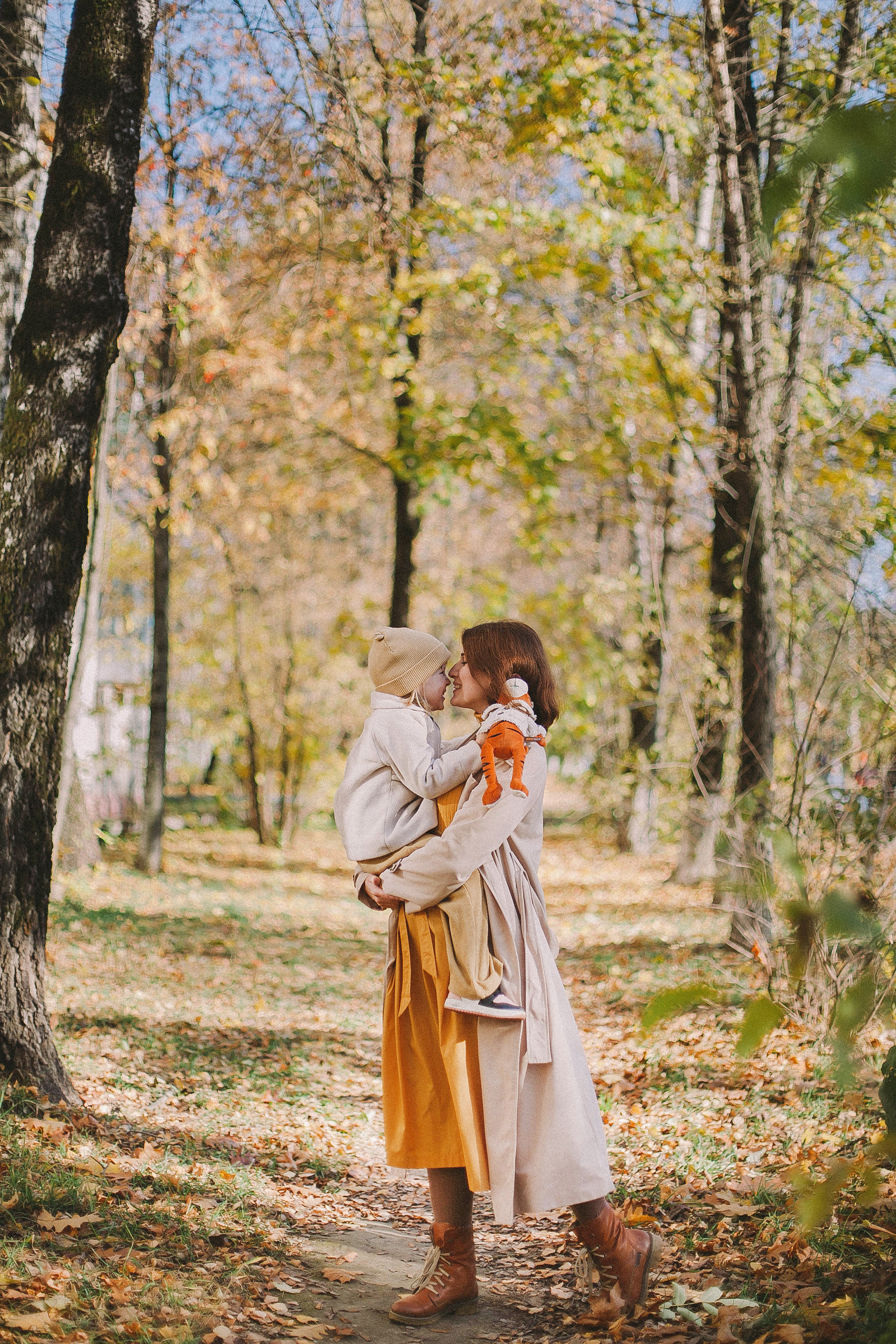 Осенняя прогулка. Свадьбы в формате прогулки, индивидуальные и семейные съёмки